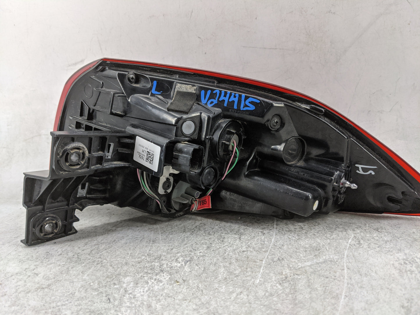 2019-2021 Hyundai Tucson Tail Light Assembly Driver Left OEM P/N:92401D3650 T65L Fits Fits 2019 2020 2021 OEM Used Auto Part