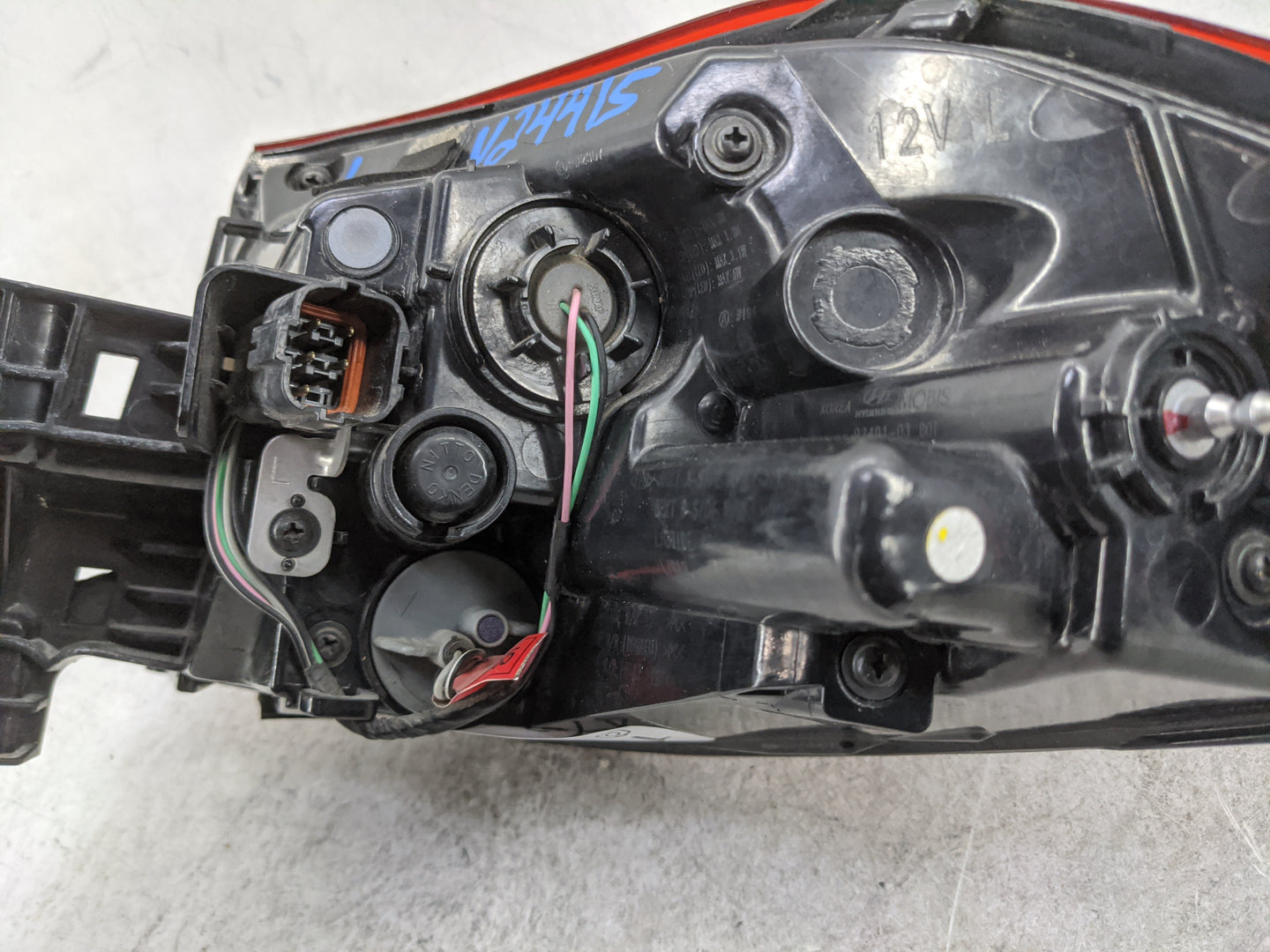 2019-2021 Hyundai Tucson Tail Light Assembly Driver Left OEM P/N:92401D3650 T65L Fits Fits 2019 2020 2021 OEM Used Auto Part