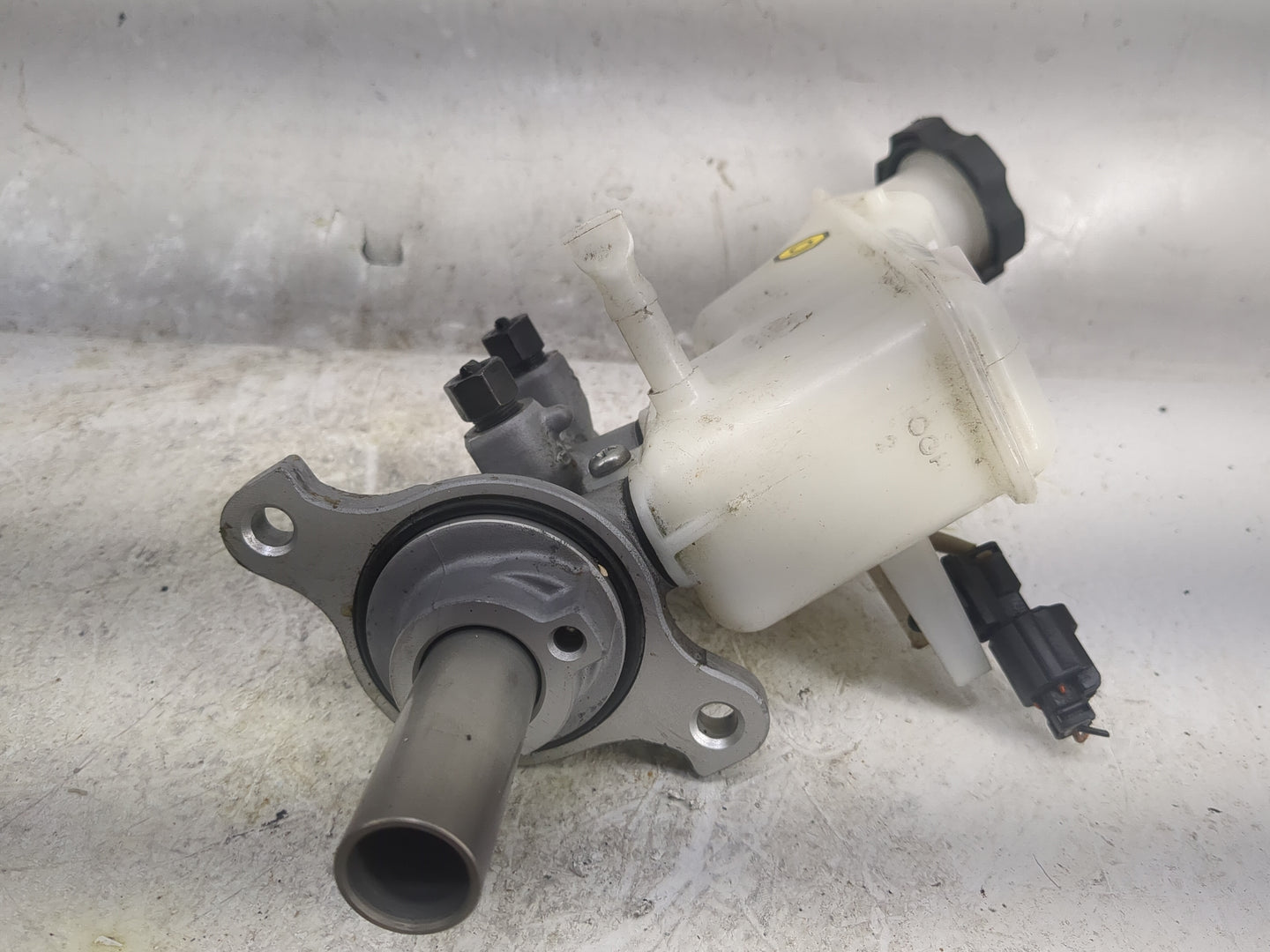 Hyundai Tucson Brake Master Cylinder 1497020 - Oemusedautoparts1.com