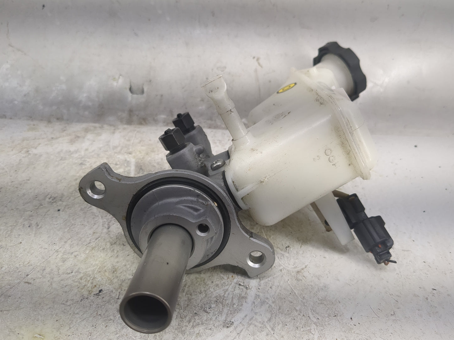 Hyundai Tucson Brake Master Cylinder 1497020 - Oemusedautoparts1.com