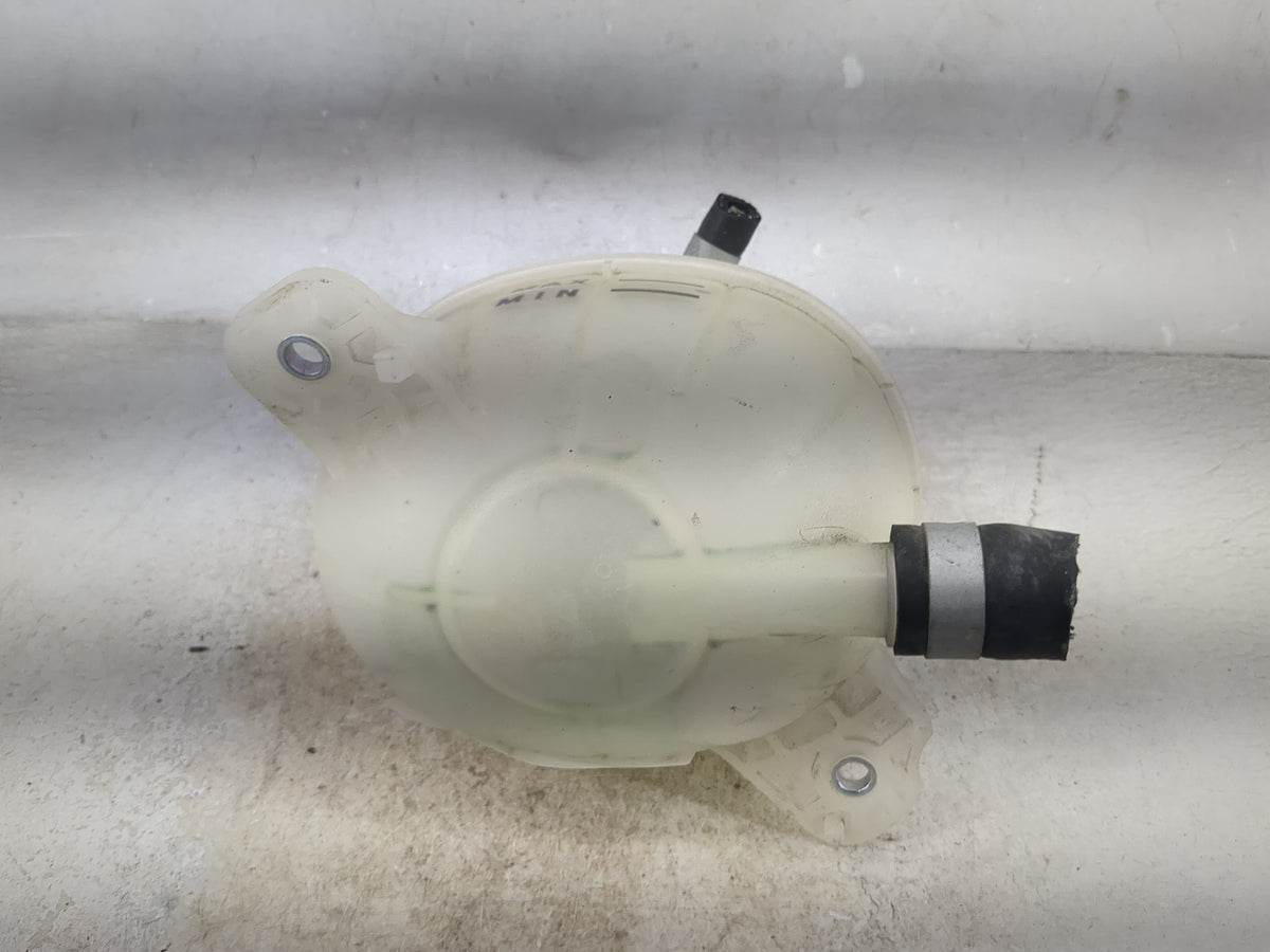 2018-2021 Hyundai Tucson Radiator Coolant Overflow Expansion Tank Bottle - Oemusedautoparts1.com