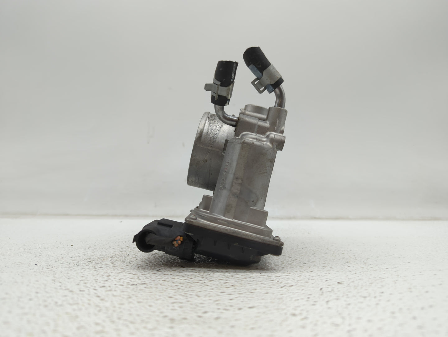 2014-2018 Hyundai Tucson Throttle Body P/N:35100-2E000 1302150124 Fits Fits 2011 2012 2013 2014 2015 2016 2017 2018 2019 OEM