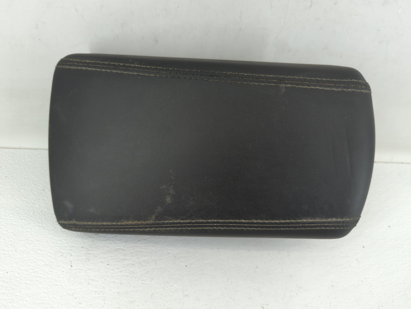2020 Hyundai Tucson Center Console Armrest Cover Lid - Oemusedautoparts1.com