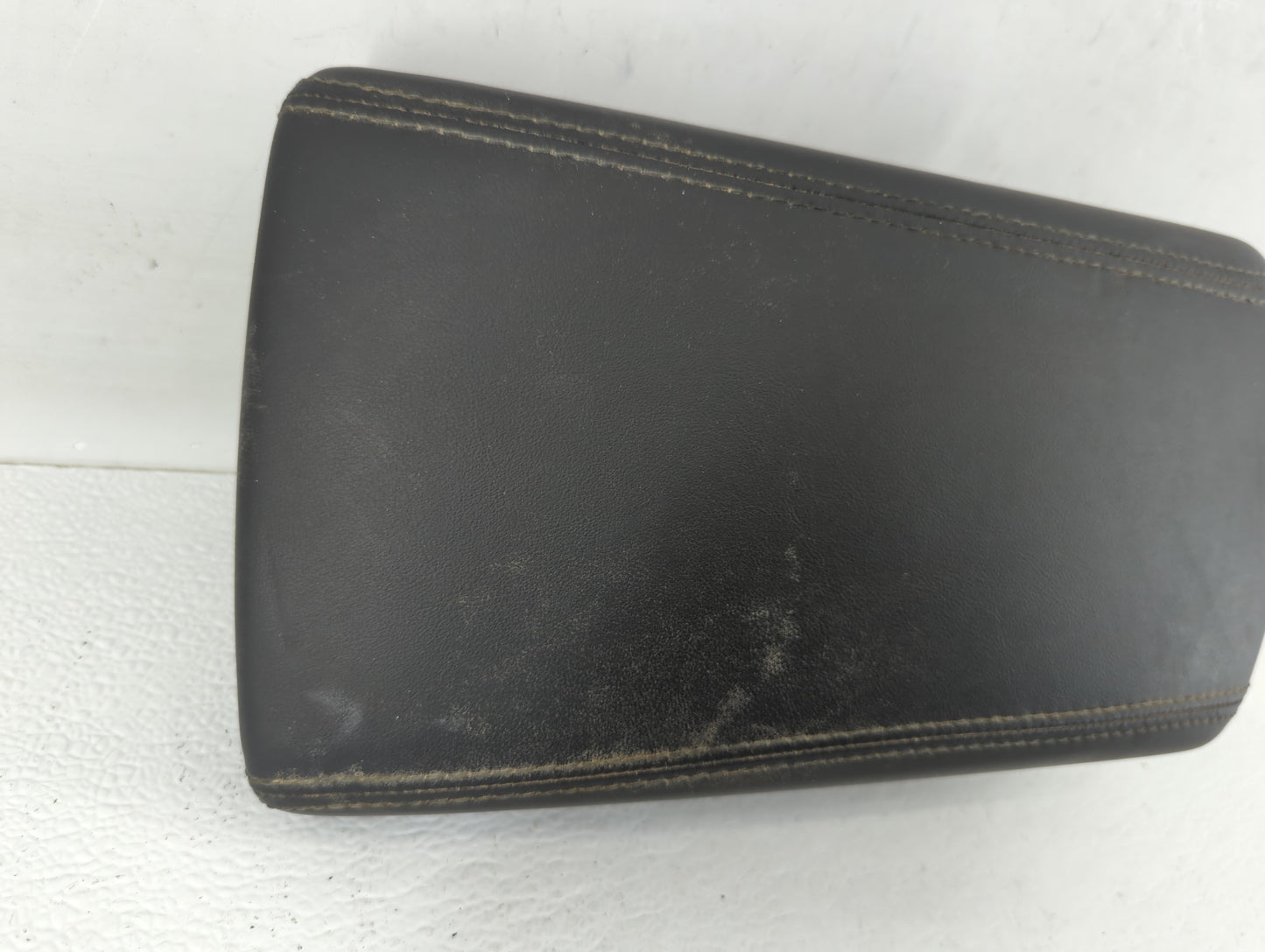 2020 Hyundai Tucson Center Console Armrest Cover Lid - Oemusedautoparts1.com