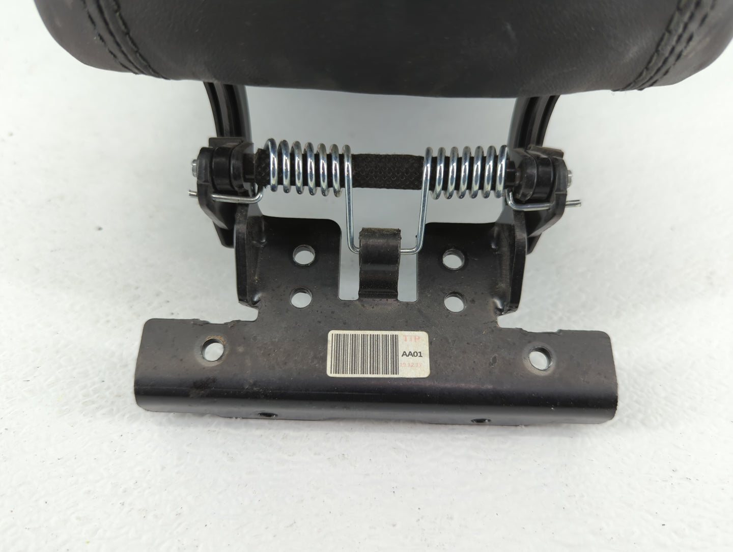 2020 Hyundai Tucson Center Console Armrest Cover Lid - Oemusedautoparts1.com