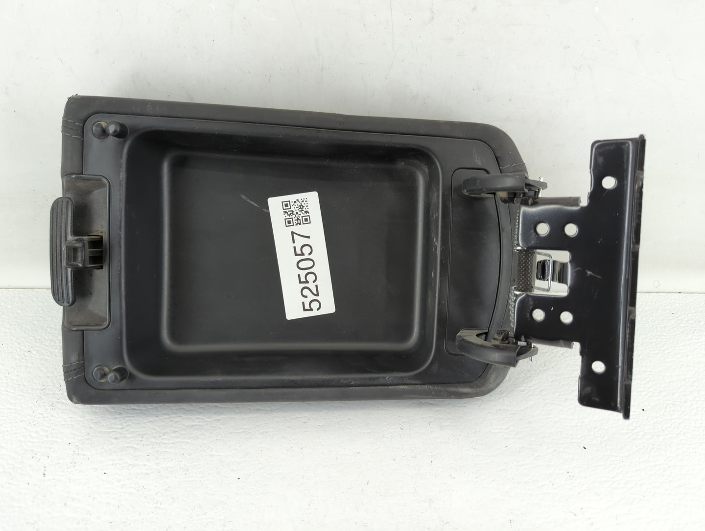 2020 Hyundai Tucson Center Console Armrest Cover Lid - Oemusedautoparts1.com