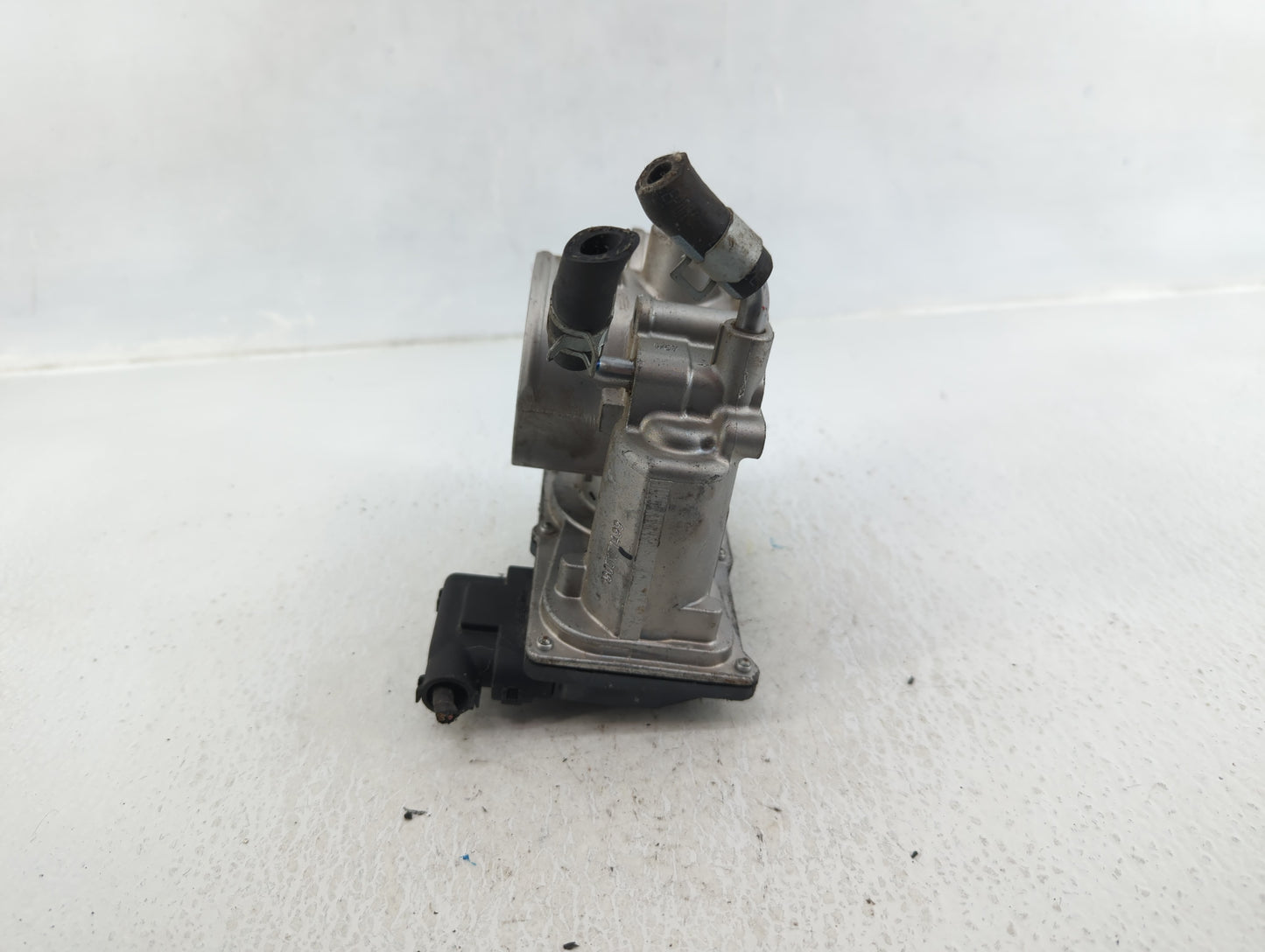 2014-2021 Hyundai Tucson Throttle Body P/N:35100-2E000 Fits Fits 2011 2012 2013 2014 2015 2016 2017 2018 2019 2020 2021 OEM 