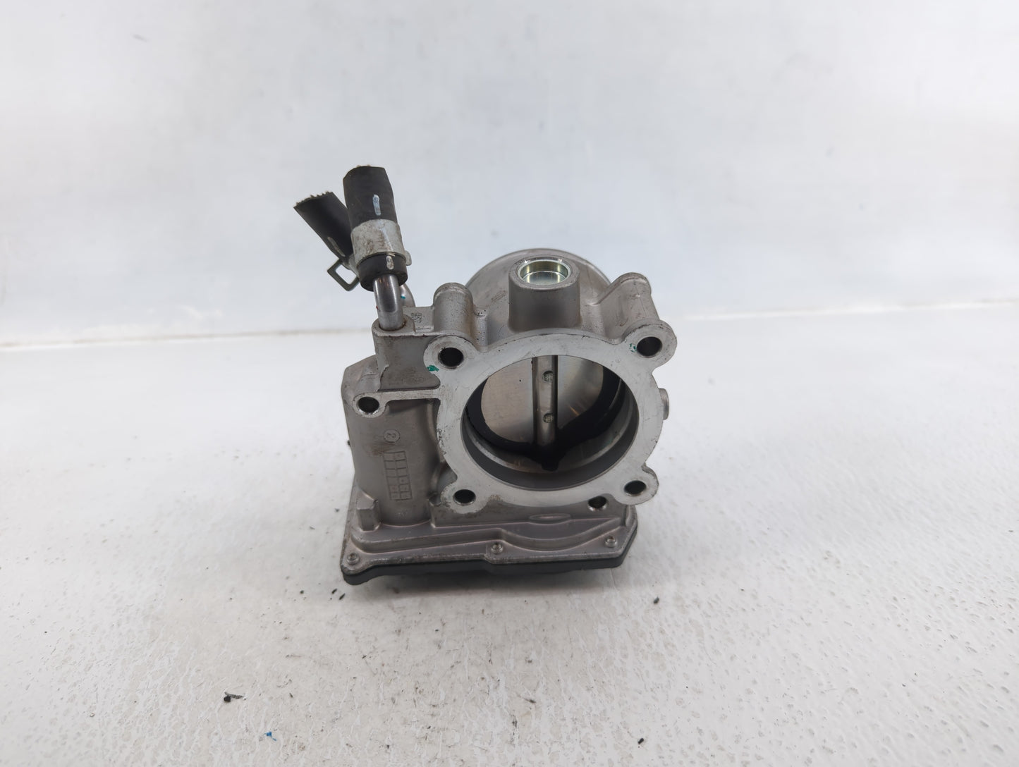 2014-2021 Hyundai Tucson Throttle Body P/N:35100-2E000 Fits Fits 2011 2012 2013 2014 2015 2016 2017 2018 2019 2020 2021 OEM 