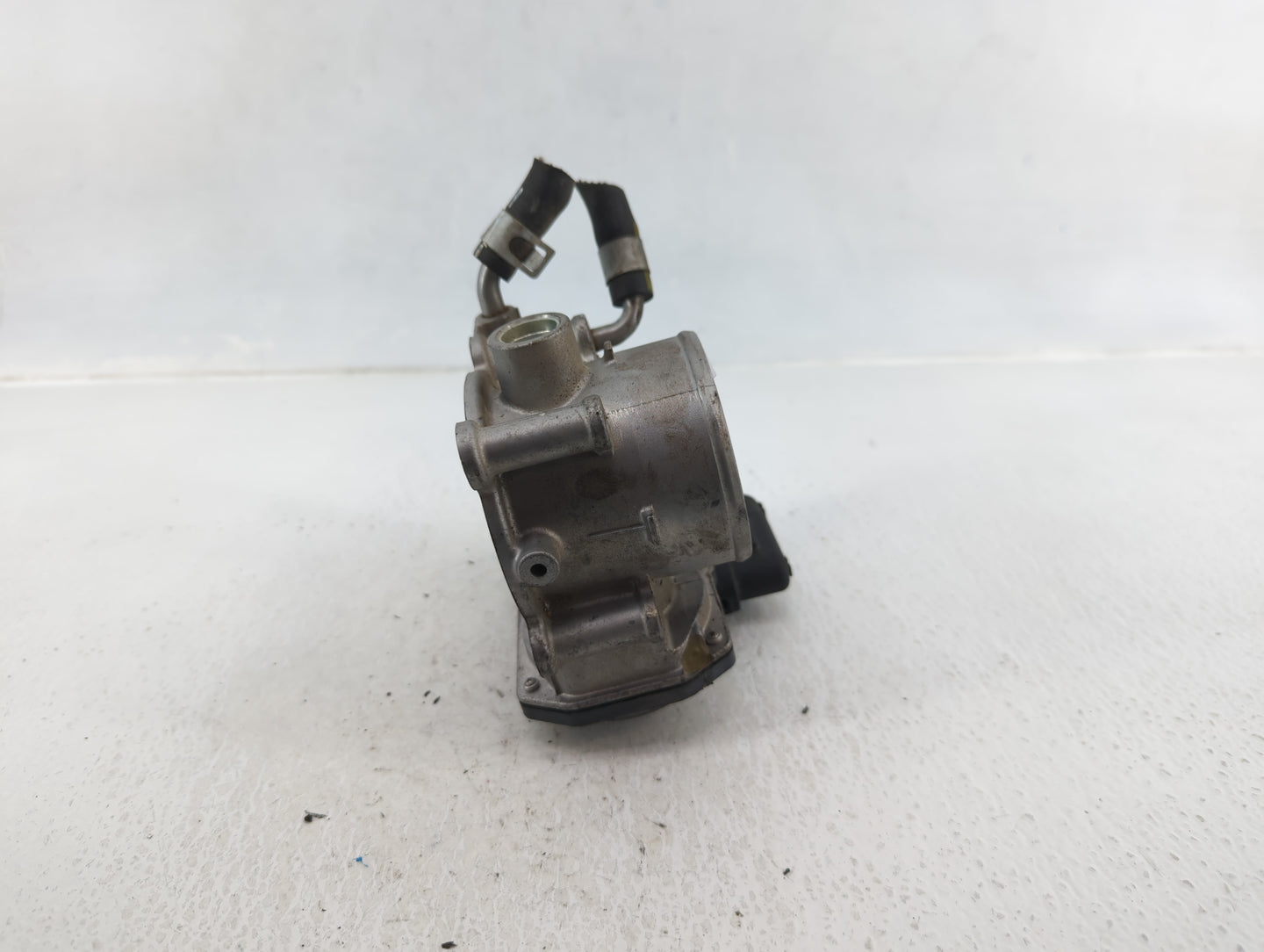 2014-2021 Hyundai Tucson Throttle Body P/N:35100-2E000 Fits Fits 2011 2012 2013 2014 2015 2016 2017 2018 2019 2020 2021 OEM 