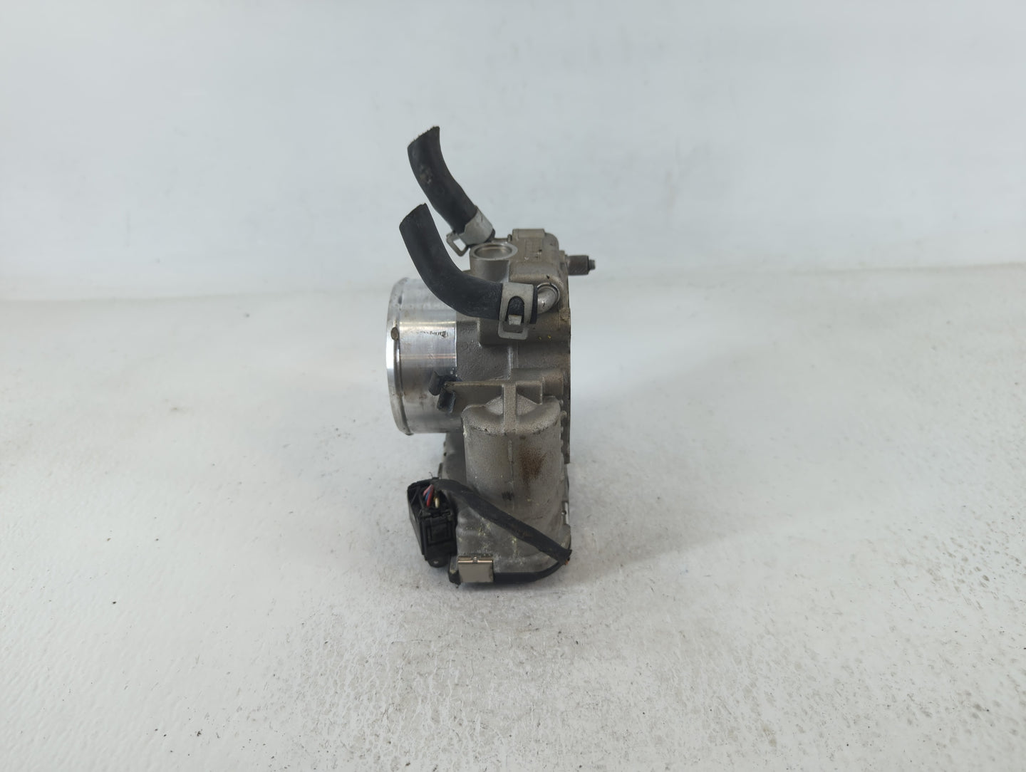 2018-2021 Hyundai Tucson Throttle Body P/N:35100-2G600 Fits Fits 2015 2016 2017 2018 2019 2020 2021 OEM Used Auto Parts - Oe