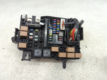 2019-2020 Hyundai Veloster Fusebox Fuse Box Panel Relay Module P/N:91956-J3820 18980-09620, 18980-09631 Fits Fits 2019 2020 OEM Used Auto Parts
