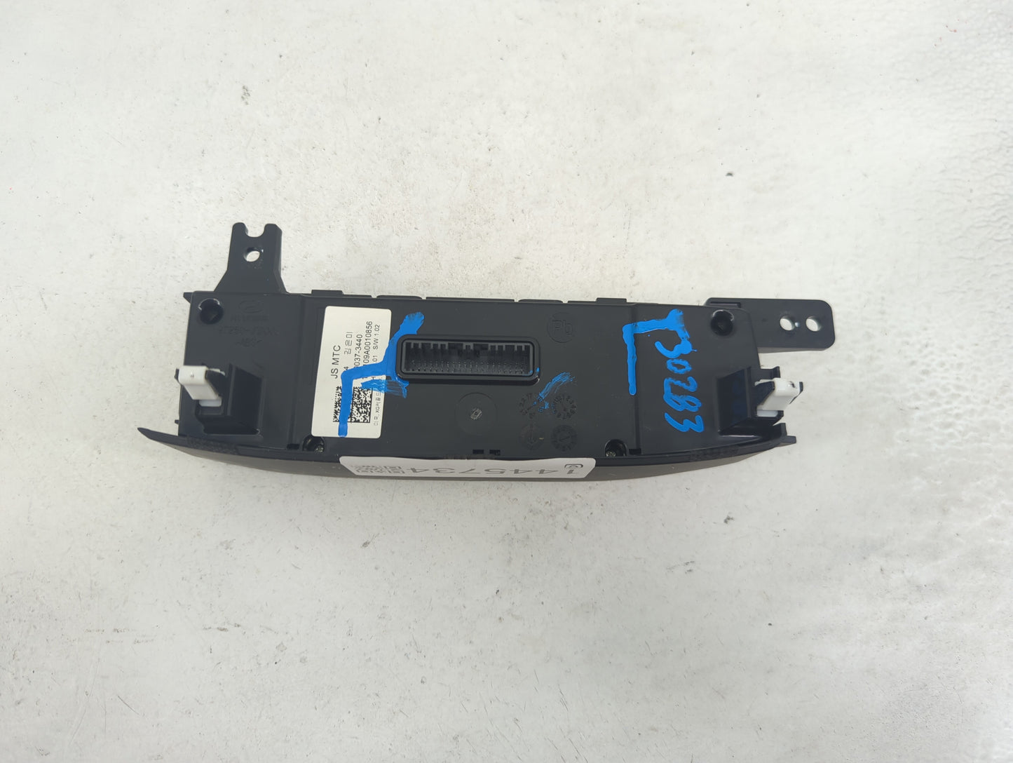 2019-2020 Hyundai Veloster Climate Control Module Temperature AC/Heater Replacement P/N:0037-3440 Fits Fits 2019 2020 OEM Us