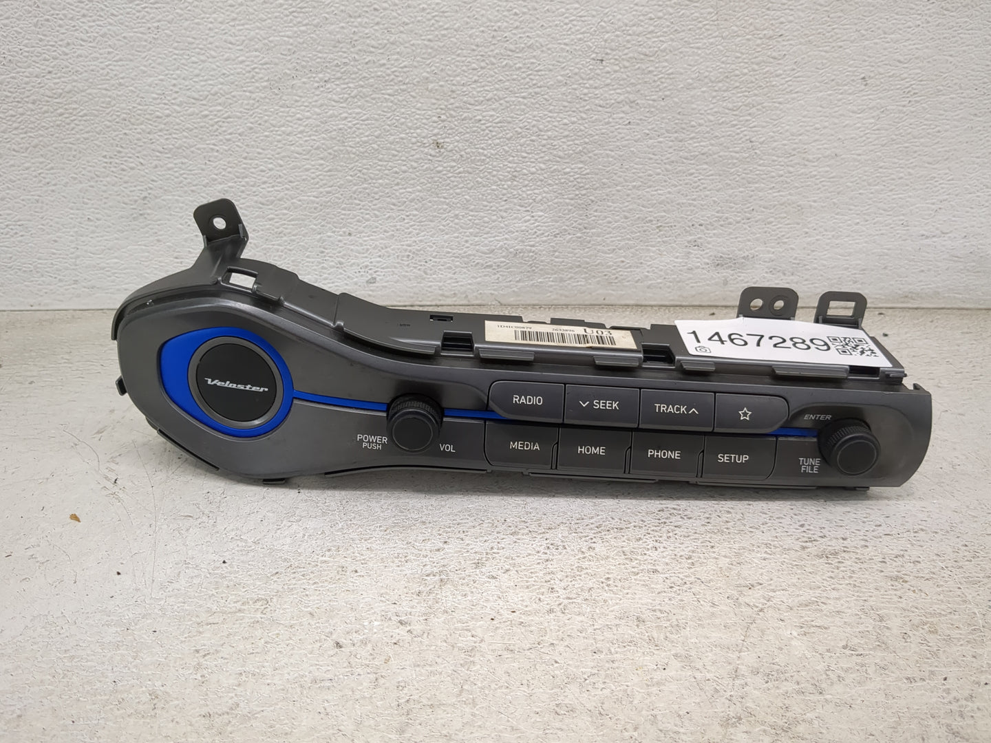 2019-2020 Hyundai Veloster Radio Control Panel 1467289 - Oemusedautoparts1.com