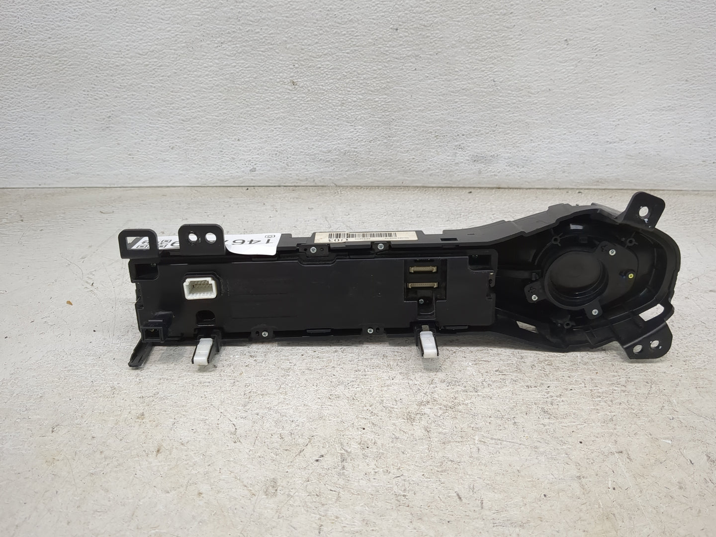 2019-2020 Hyundai Veloster Radio Control Panel 1467289 - Oemusedautoparts1.com