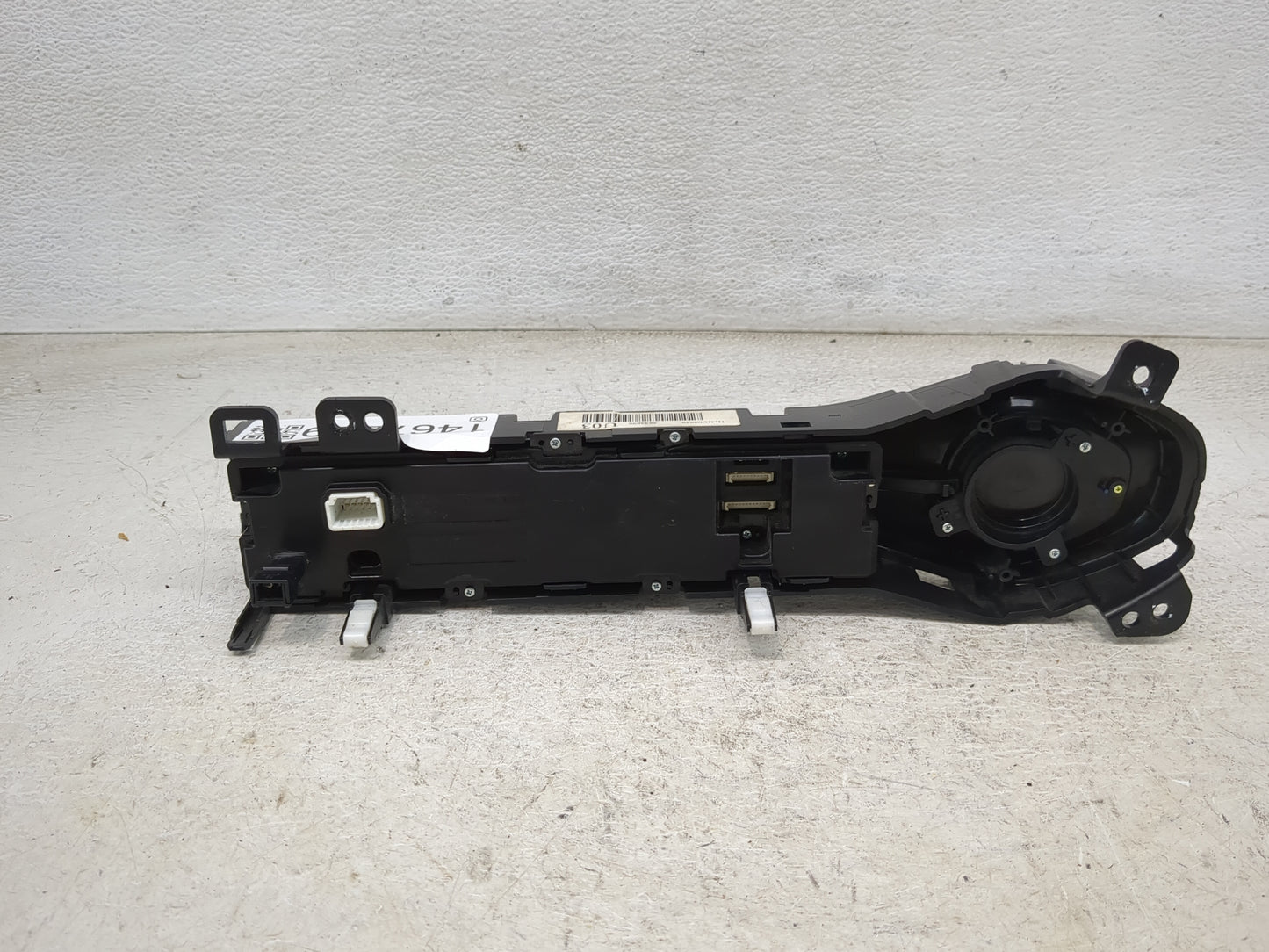 2019-2020 Hyundai Veloster Radio Control Panel 1467289 - Oemusedautoparts1.com