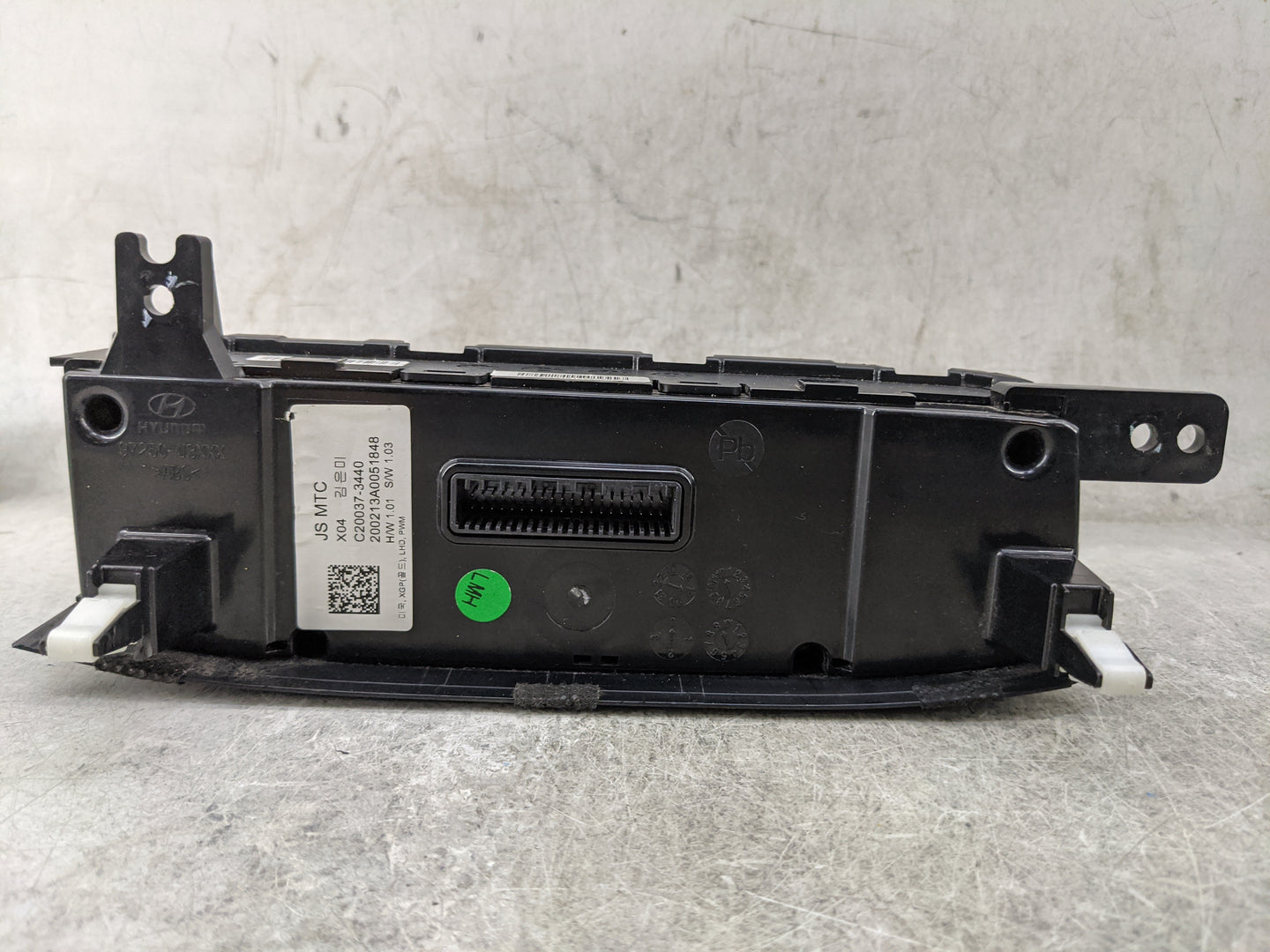 2019-2020 Hyundai Veloster Climate Control Module Temperature AC/Heater Replacement P/N:C20037-3440 200213A0051848 Fits OEM 