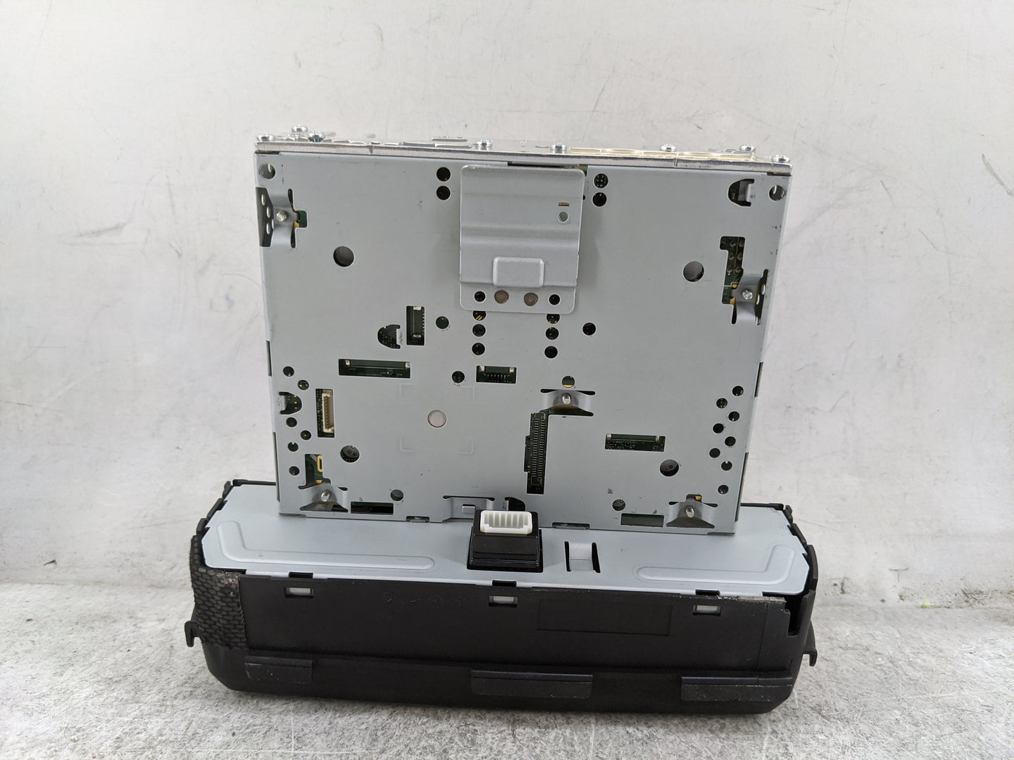 2020 Hyundai Veloster Information Display Screen - Oemusedautoparts1.com