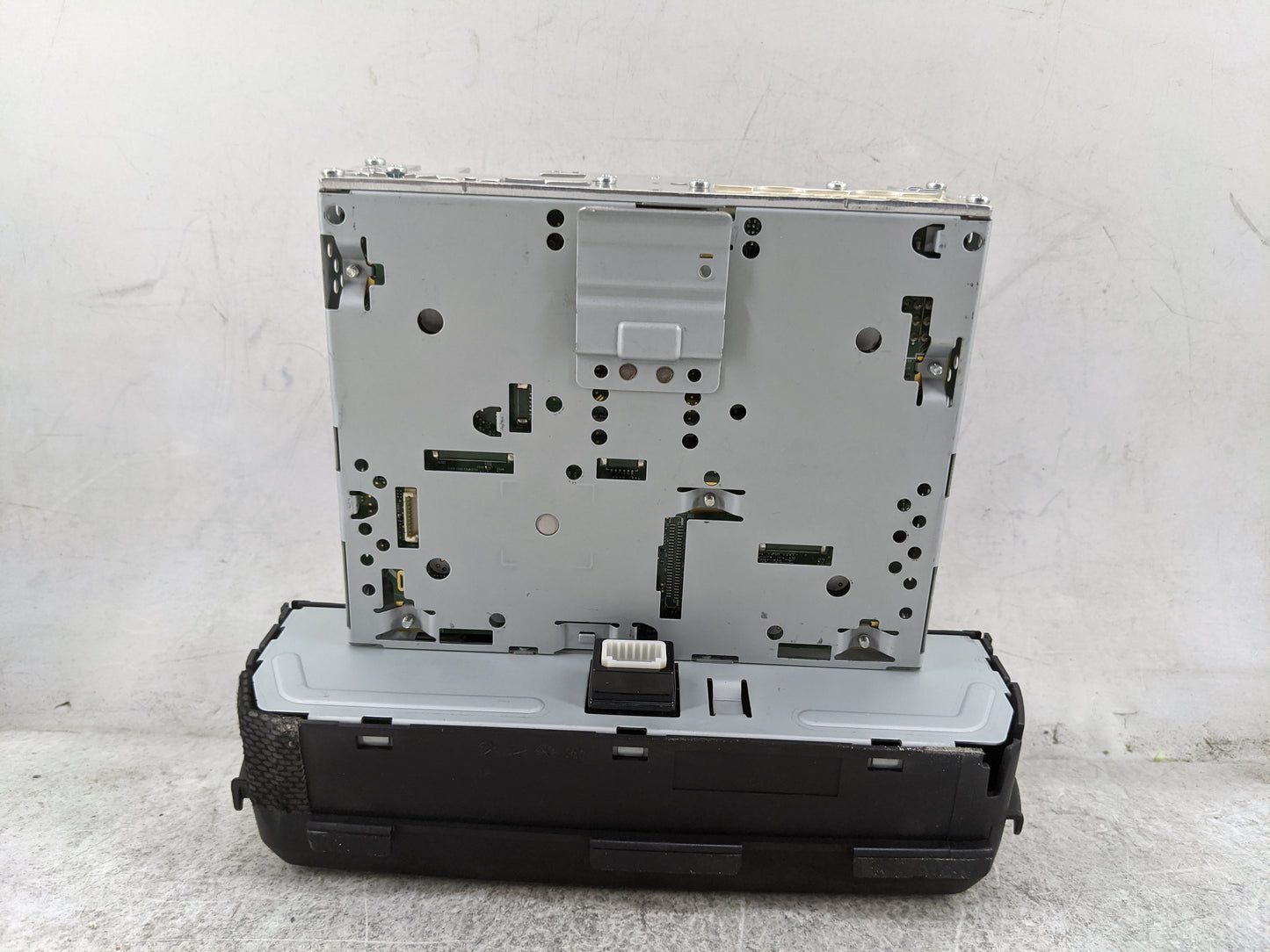 2020 Hyundai Veloster Information Display Screen - Oemusedautoparts1.com