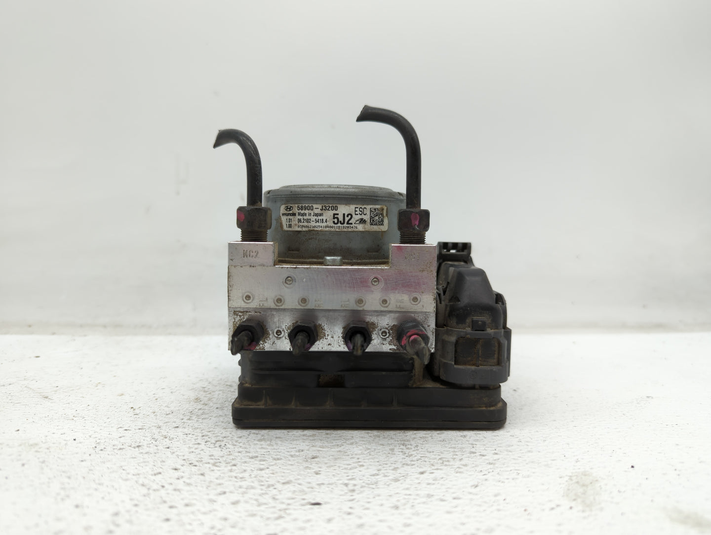 2020 Hyundai Veloster ABS Pump Control Module Replacement P/N:58900-J3200 Fits OEM Used Auto Parts - Oemusedautoparts1.com