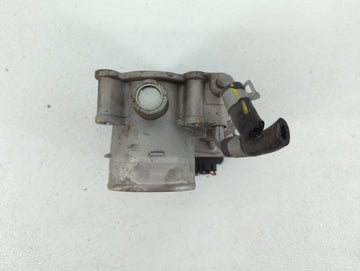 2020 Hyundai Veloster Throttle Body P/N:35100-2E400 35100-2E000 Fits Fits 2012 2013 2014 2015 2016 2018 2019 OEM Used Auto Parts