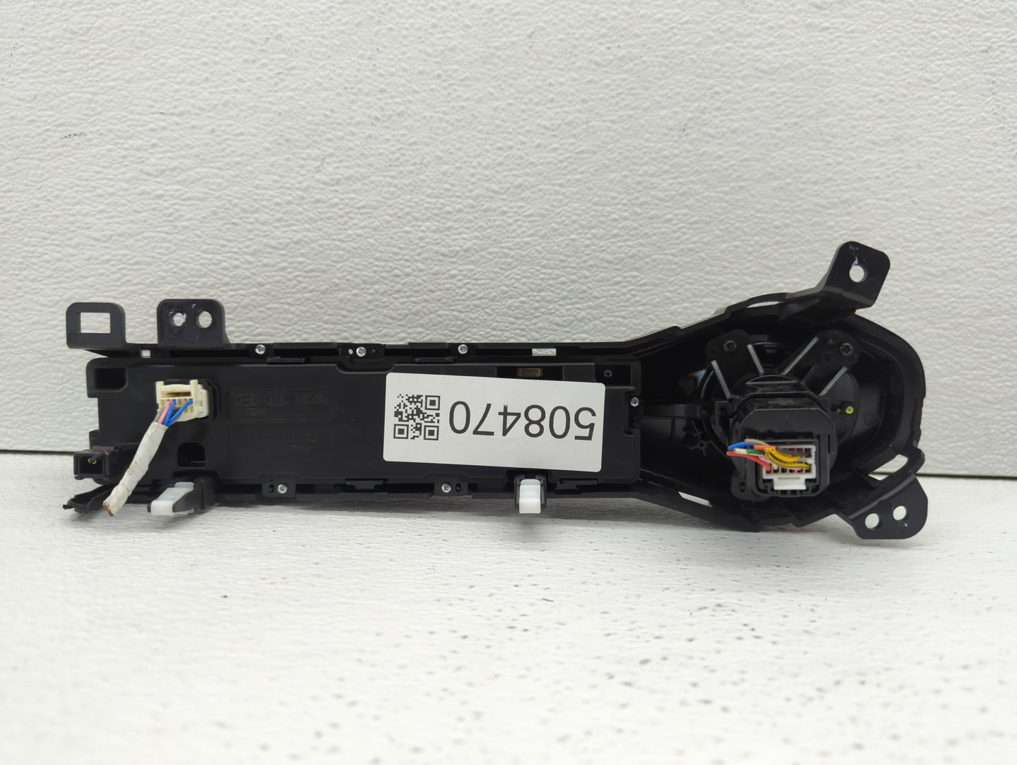 2019-2020 Hyundai Veloster Radio AM FM Cd Player Receiver Replacement P/N:2635295 Fits Fits 2019 2020 OEM Used Auto Parts - 