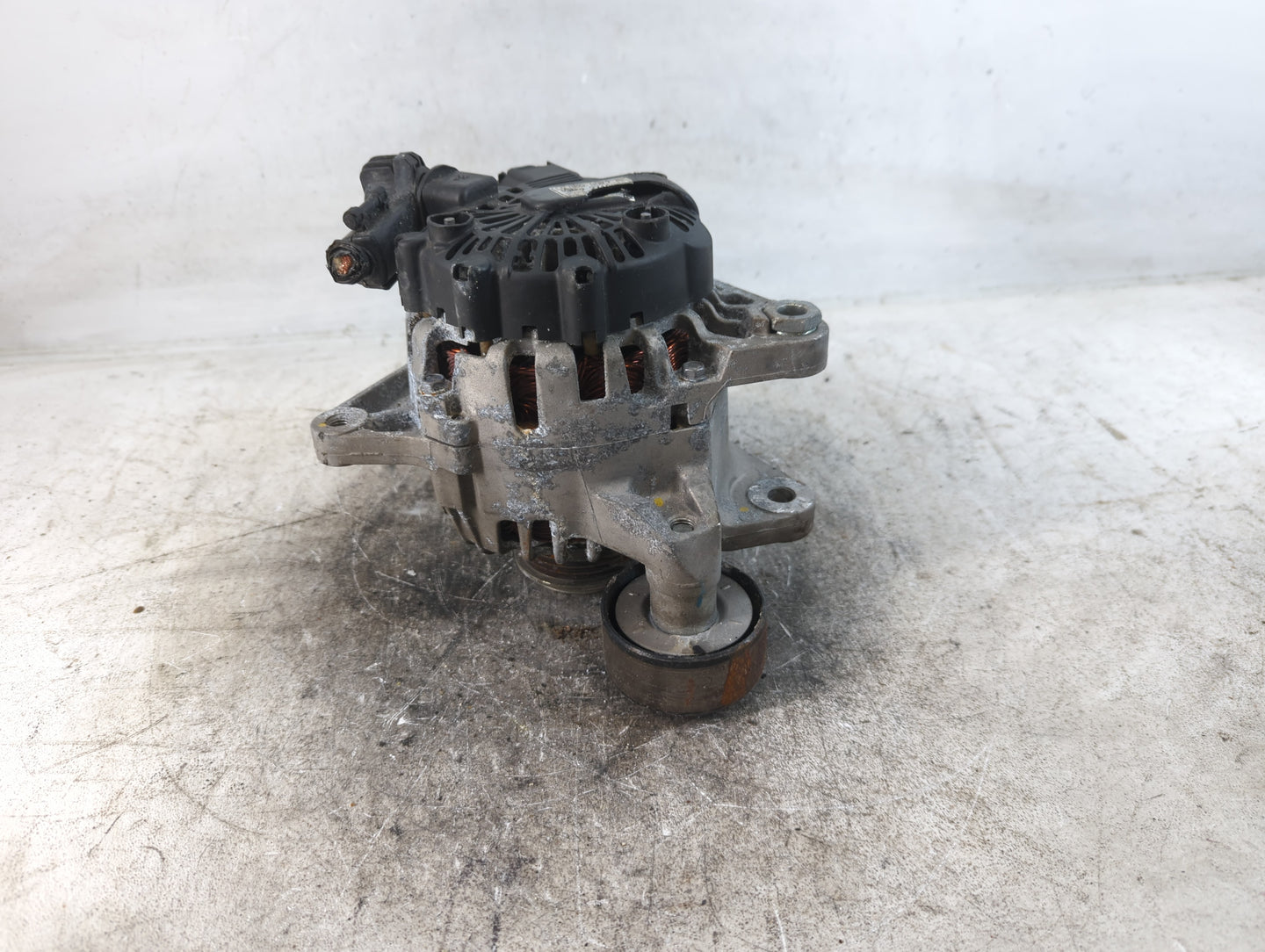 2019-2020 Hyundai Veloster Alternator Replacement Generator Charging Assembly Engine OEM P/N:2710000 Fits Fits 2017 2018 201