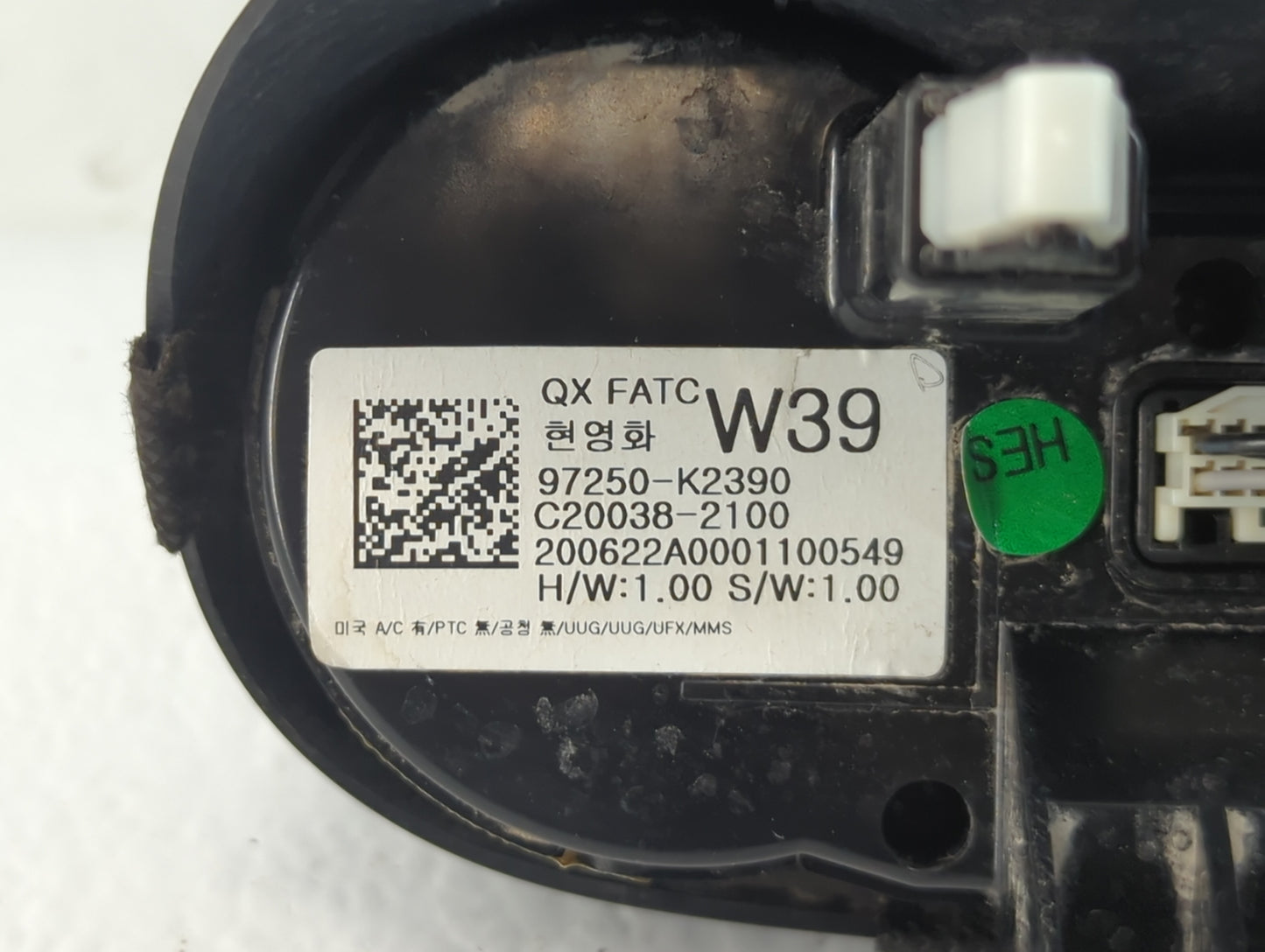 2020 Hyundai Venue Climate Control Module Temperature AC/Heater Replacement P/N:97250-K2390 Fits OEM Used Auto Parts - Oemus