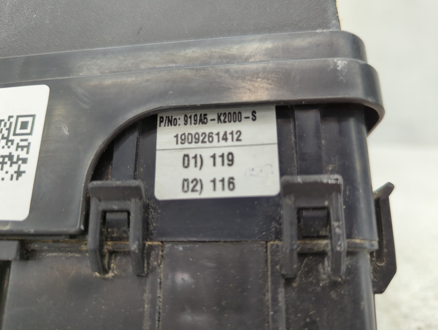 2020 Hyundai Venue Fusebox Fuse Box Panel Relay Module P/N:91270-K2080 Fits OEM Used Auto Parts - Oemusedautoparts1.com