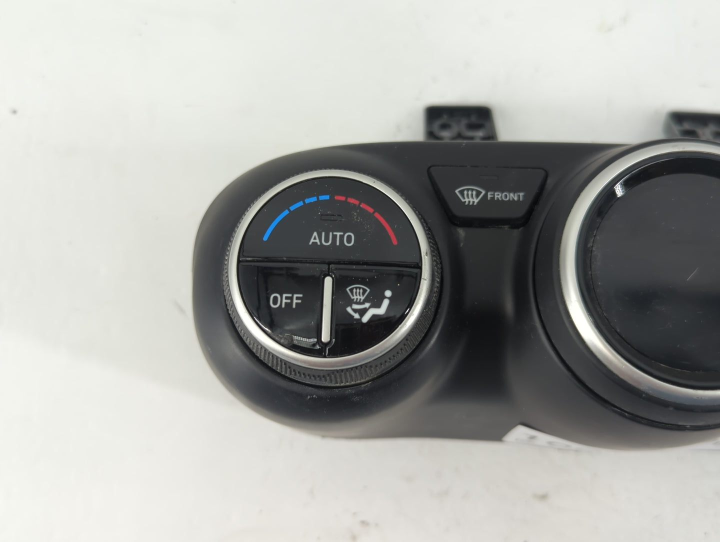 2020 Hyundai Venue Climate Control Module Temperature AC/Heater Replacement P/N:97250-K2390 Fits OEM Used Auto Parts - Oemus