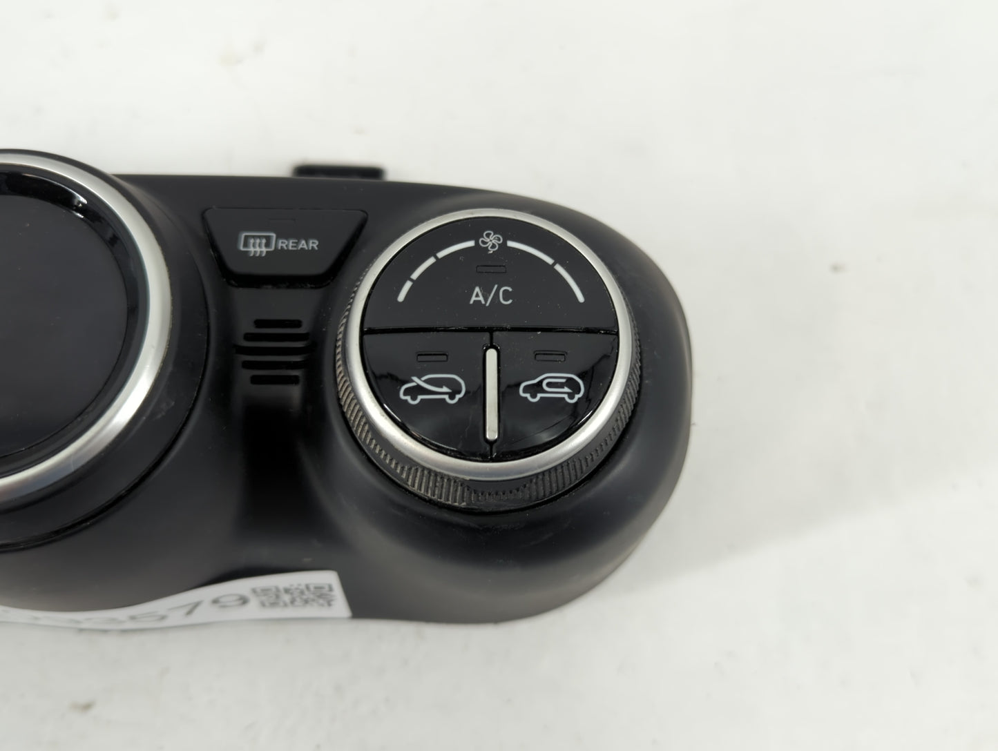 2020 Hyundai Venue Climate Control Module Temperature AC/Heater Replacement P/N:97250-K2390 Fits OEM Used Auto Parts - Oemus