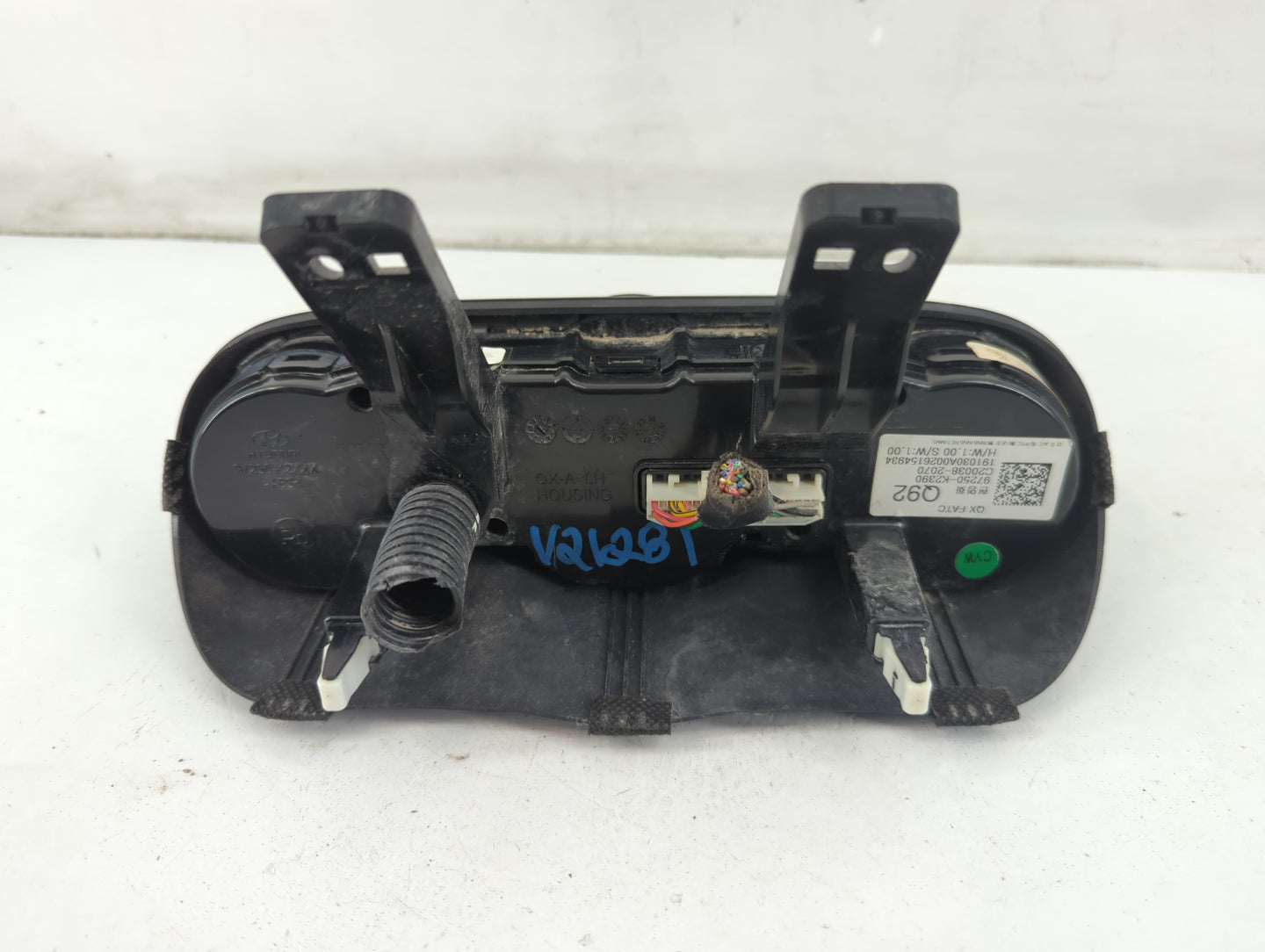 2020 Hyundai Venue Climate Control Module Temperature AC/Heater Replacement P/N:97250-K2390 Fits OEM Used Auto Parts - Oemus