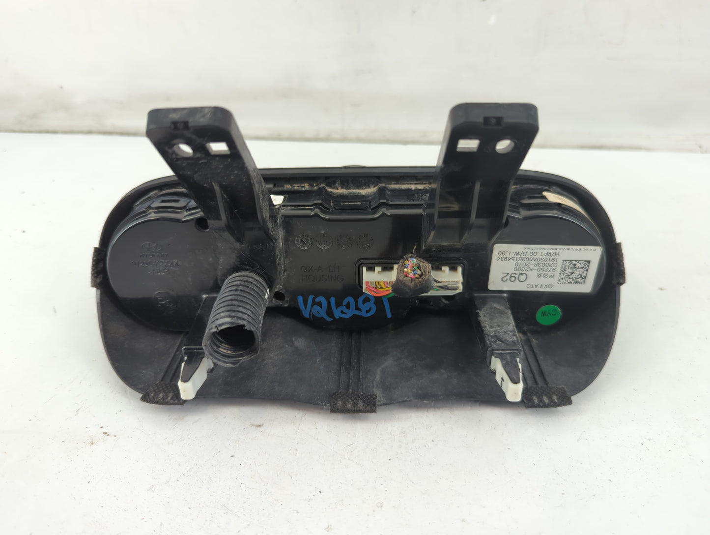 2020 Hyundai Venue Climate Control Module Temperature AC/Heater Replacement P/N:97250-K2390 Fits OEM Used Auto Parts - Oemus
