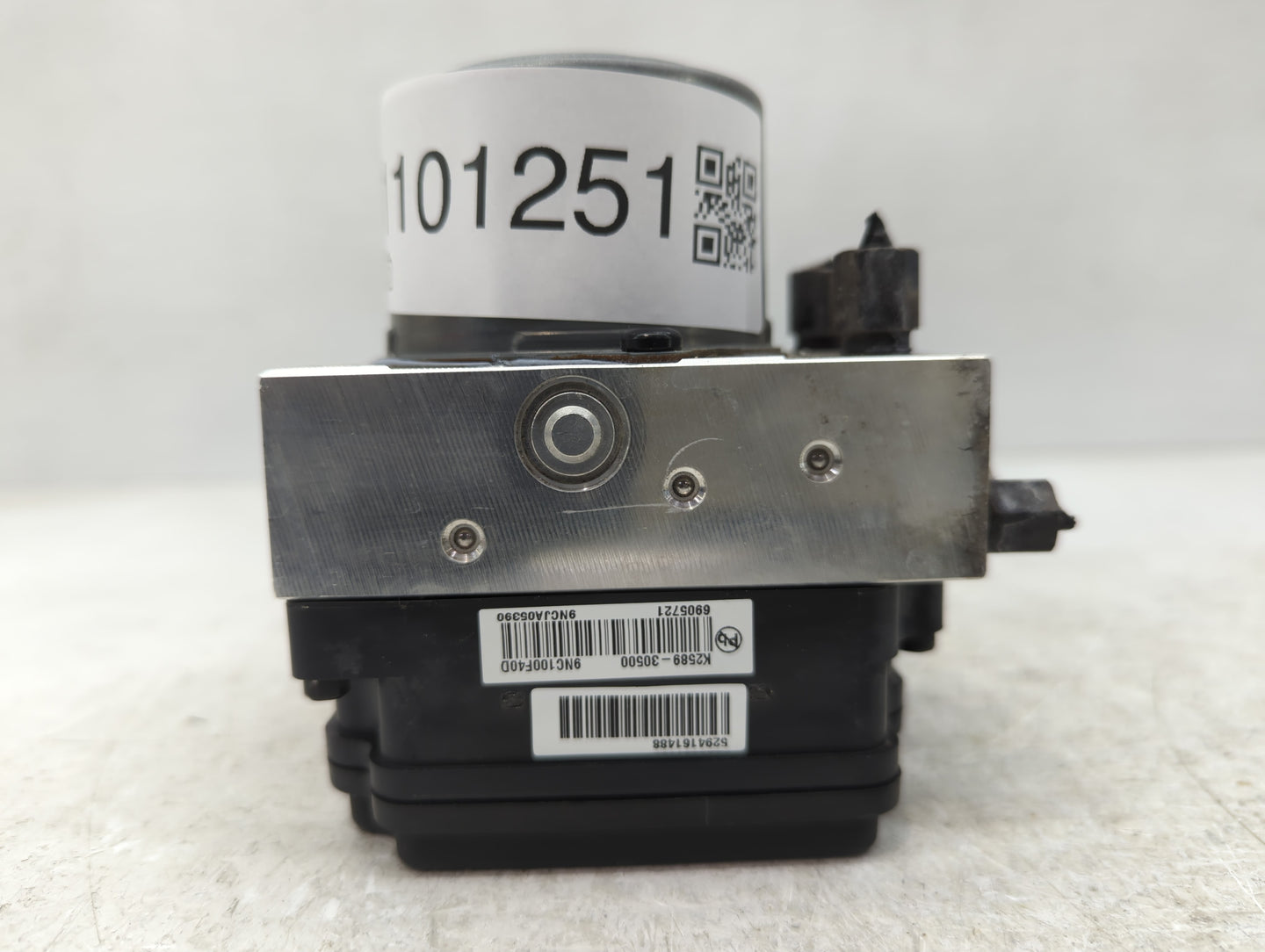 2020 Hyundai Venue ABS Pump Control Module Replacement P/N:58900-K2500 Fits OEM Used Auto Parts - Oemusedautoparts1.com