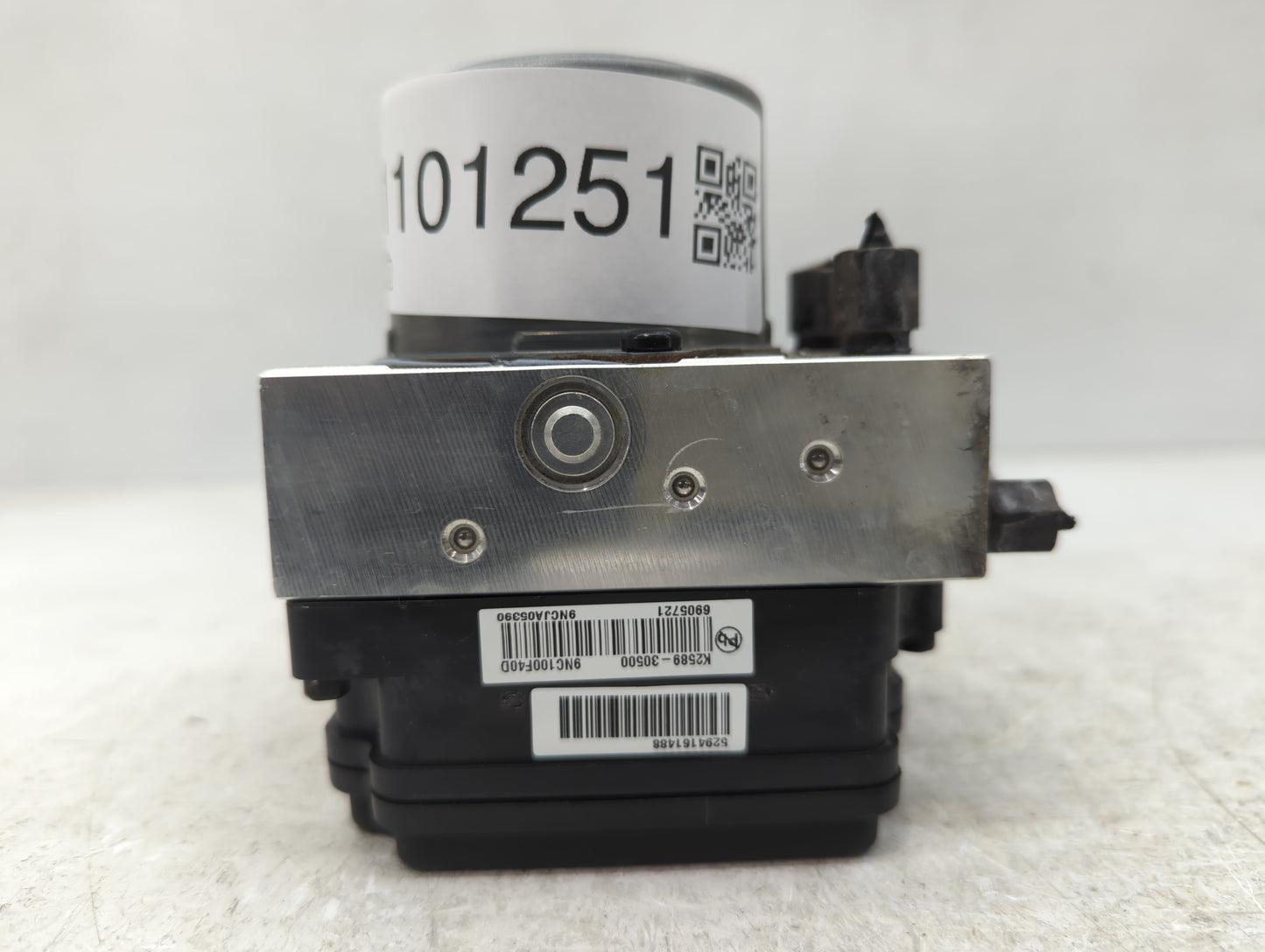 2020 Hyundai Venue ABS Pump Control Module Replacement P/N:58900-K2500 Fits OEM Used Auto Parts - Oemusedautoparts1.com