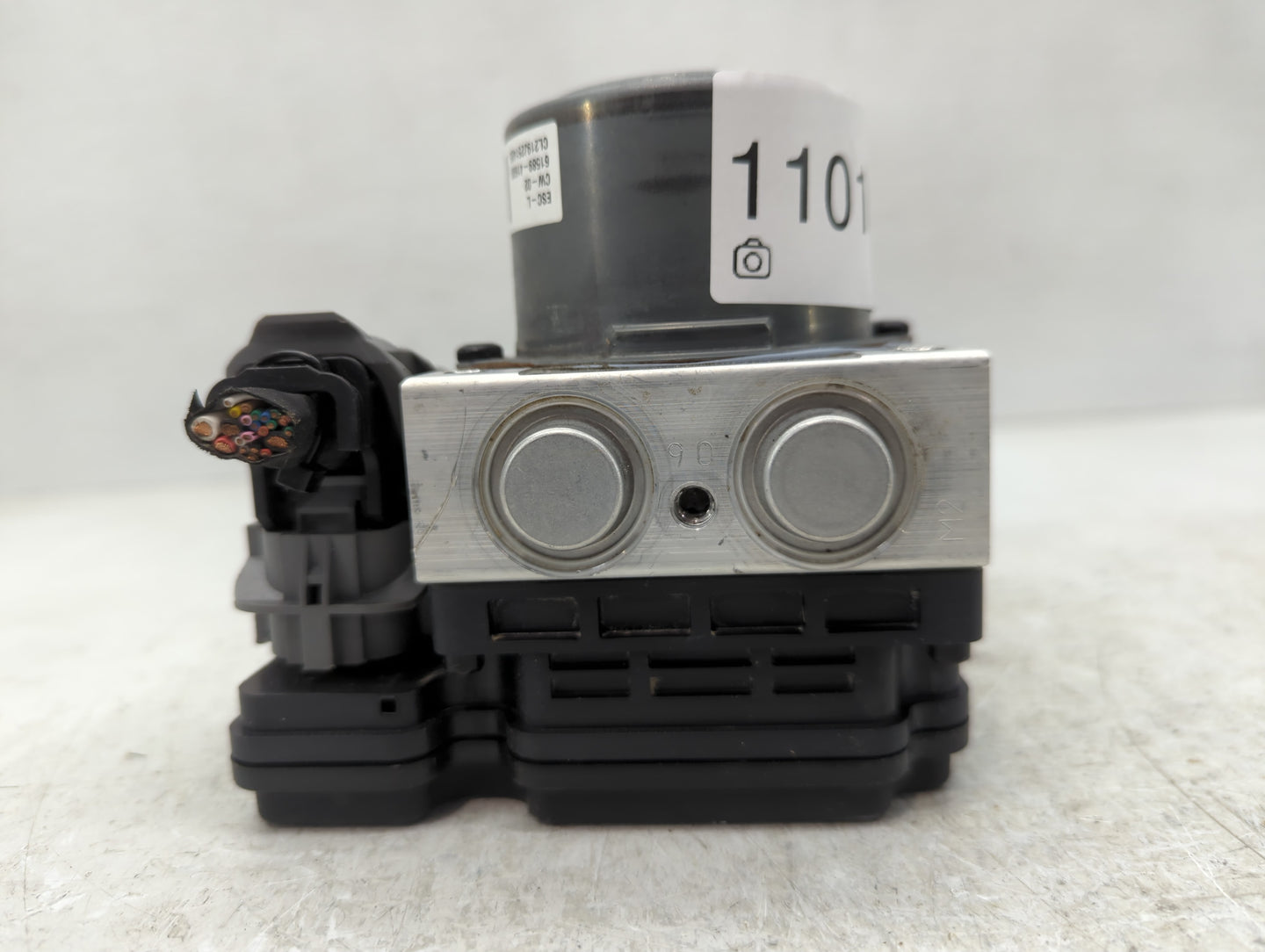 2020 Hyundai Venue ABS Pump Control Module Replacement P/N:58900-K2500 Fits OEM Used Auto Parts - Oemusedautoparts1.com