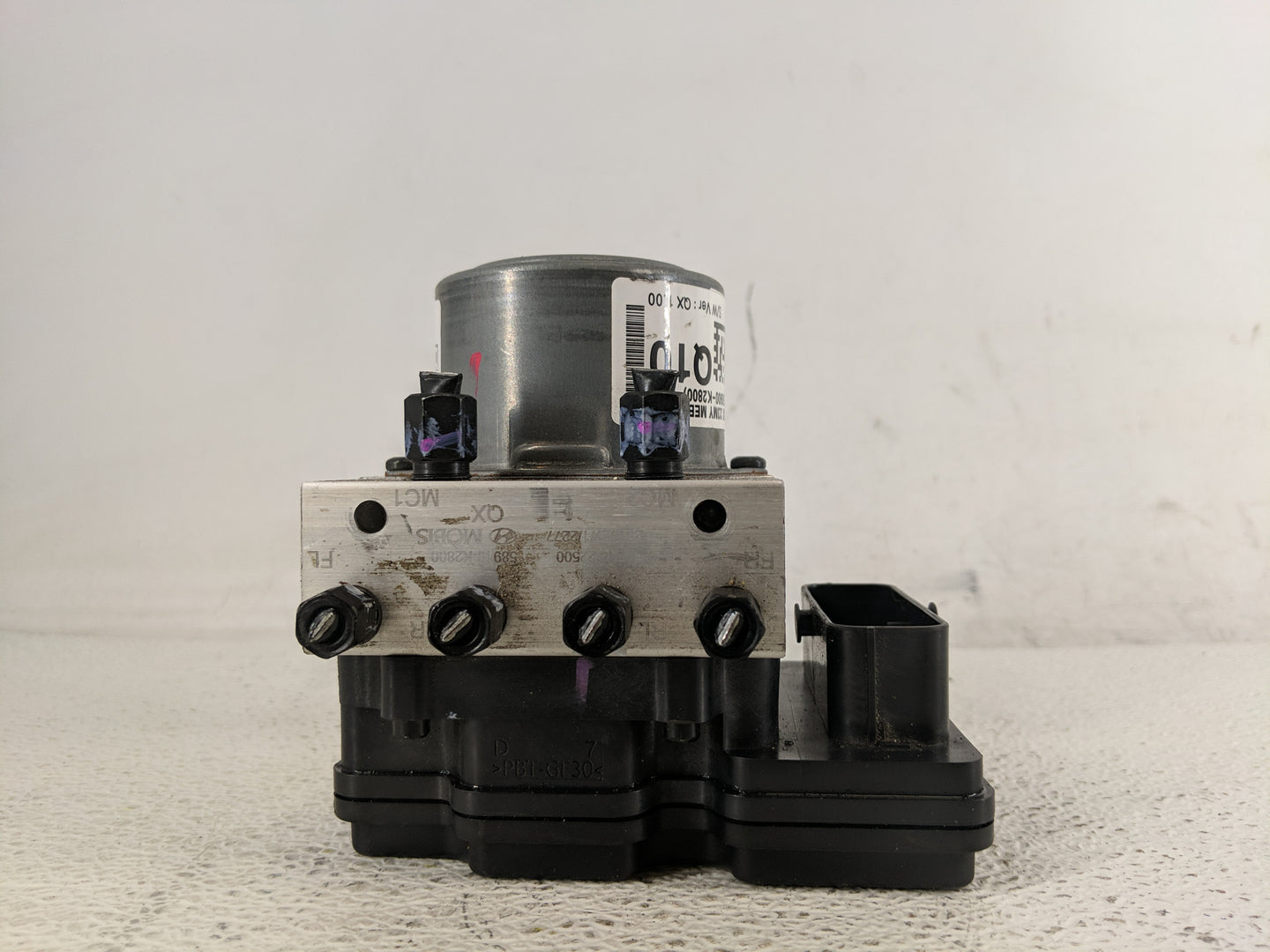 2020 Hyundai Venue ABS Pump Control Module Replacement P/N:58900-K2800 58900-K2500 Fits OEM Used Auto Parts - Oemusedautopar