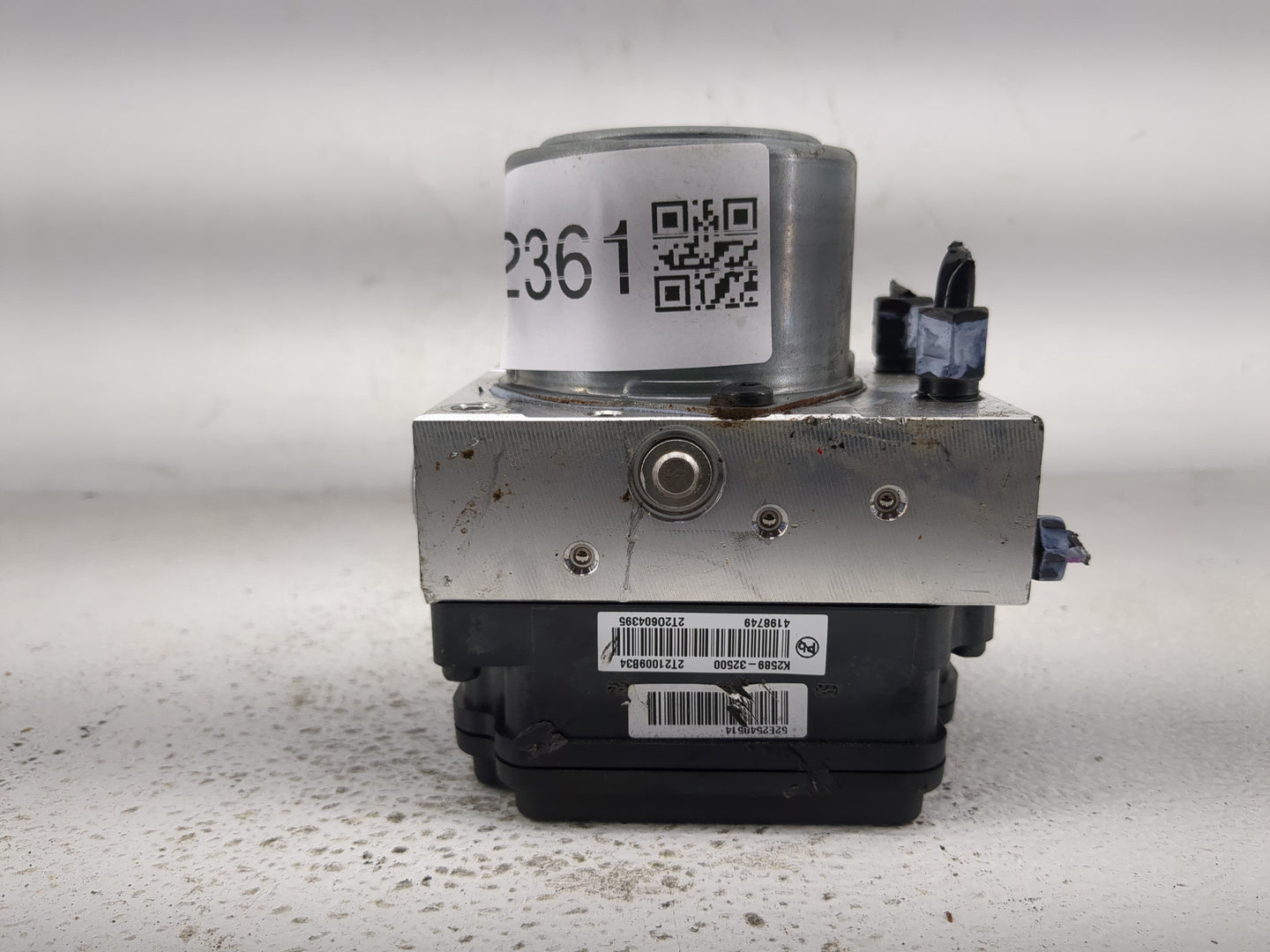 2020 Hyundai Venue ABS Pump Control Module Replacement P/N:58900-K2800 58900-K2500 Fits OEM Used Auto Parts - Oemusedautopar