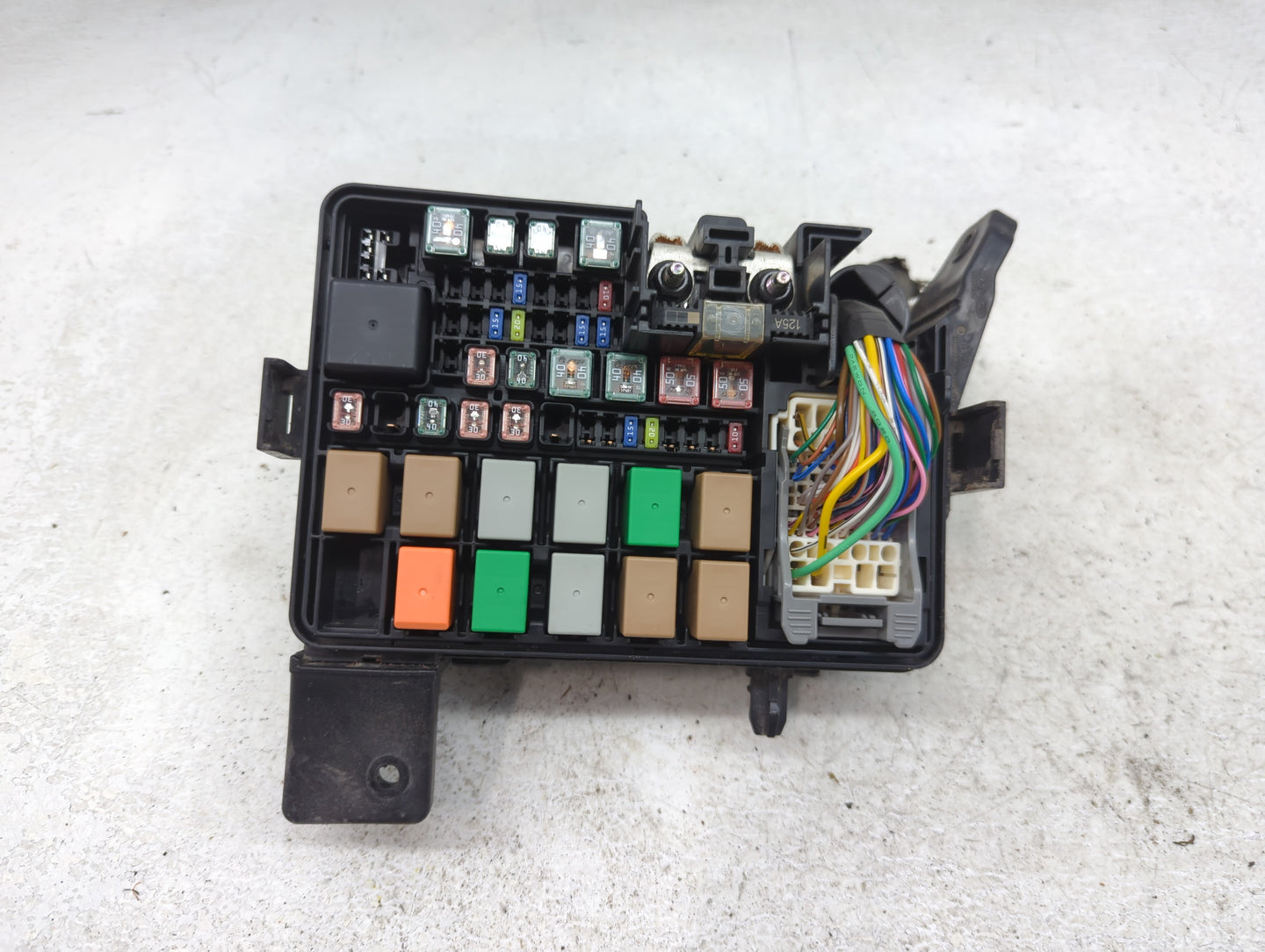 2020 Hyundai Venue Fusebox Fuse Box Panel Relay Module P/N:91260-K2040 Fits OEM Used Auto Parts - Oemusedautoparts1.com