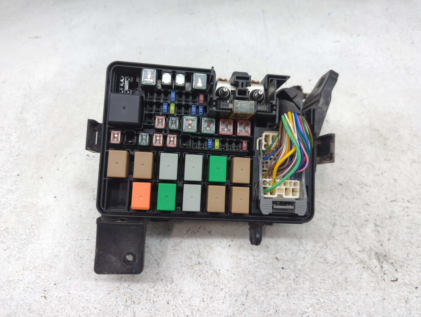 2020 Hyundai Venue Fusebox Fuse Box Panel Relay Module P/N:91260-K2040 Fits OEM Used Auto Parts - Oemusedautoparts1.com