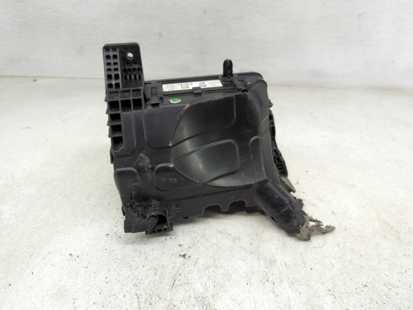 2020 Hyundai Venue Fusebox Fuse Box Panel Relay Module P/N:91260-K2040 Fits OEM Used Auto Parts - Oemusedautoparts1.com