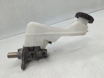 compare product 2020-2020 Hyundai Venue Brake Master Cylinder 610607