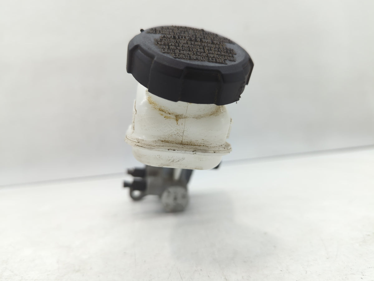 2020-2020 Hyundai Venue Brake Master Cylinder 610607 - Oemusedautoparts1.com