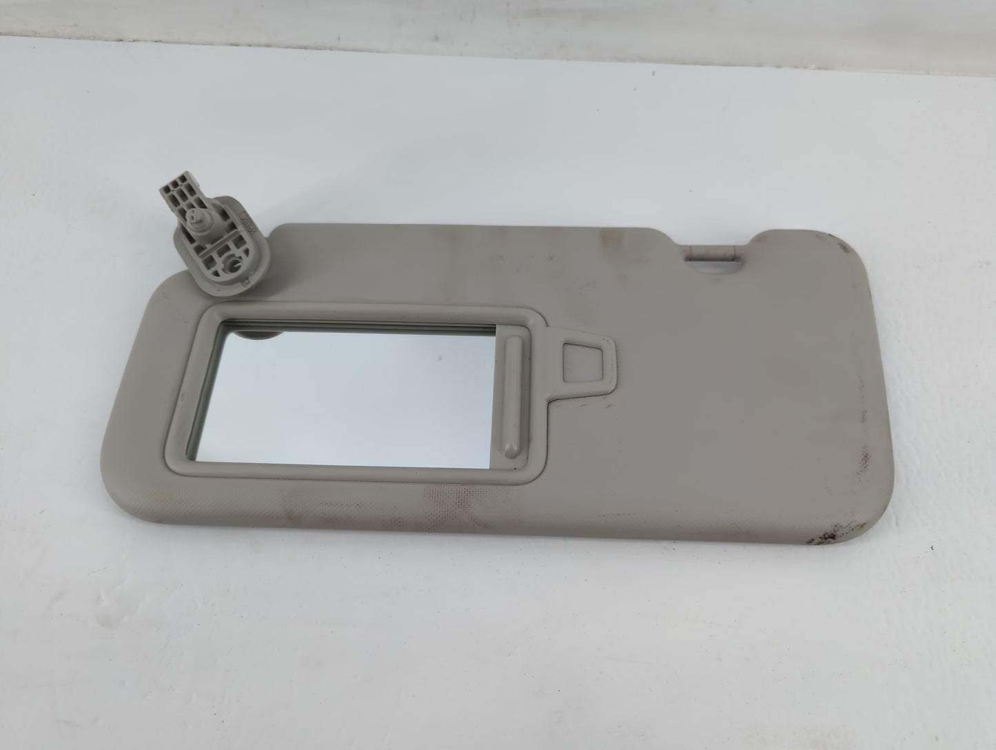 2020 Hyundai Venue Sun Visor Shade Replacement Passenger Right Mirror Fits OEM Used Auto Parts - Oemusedautoparts1.com