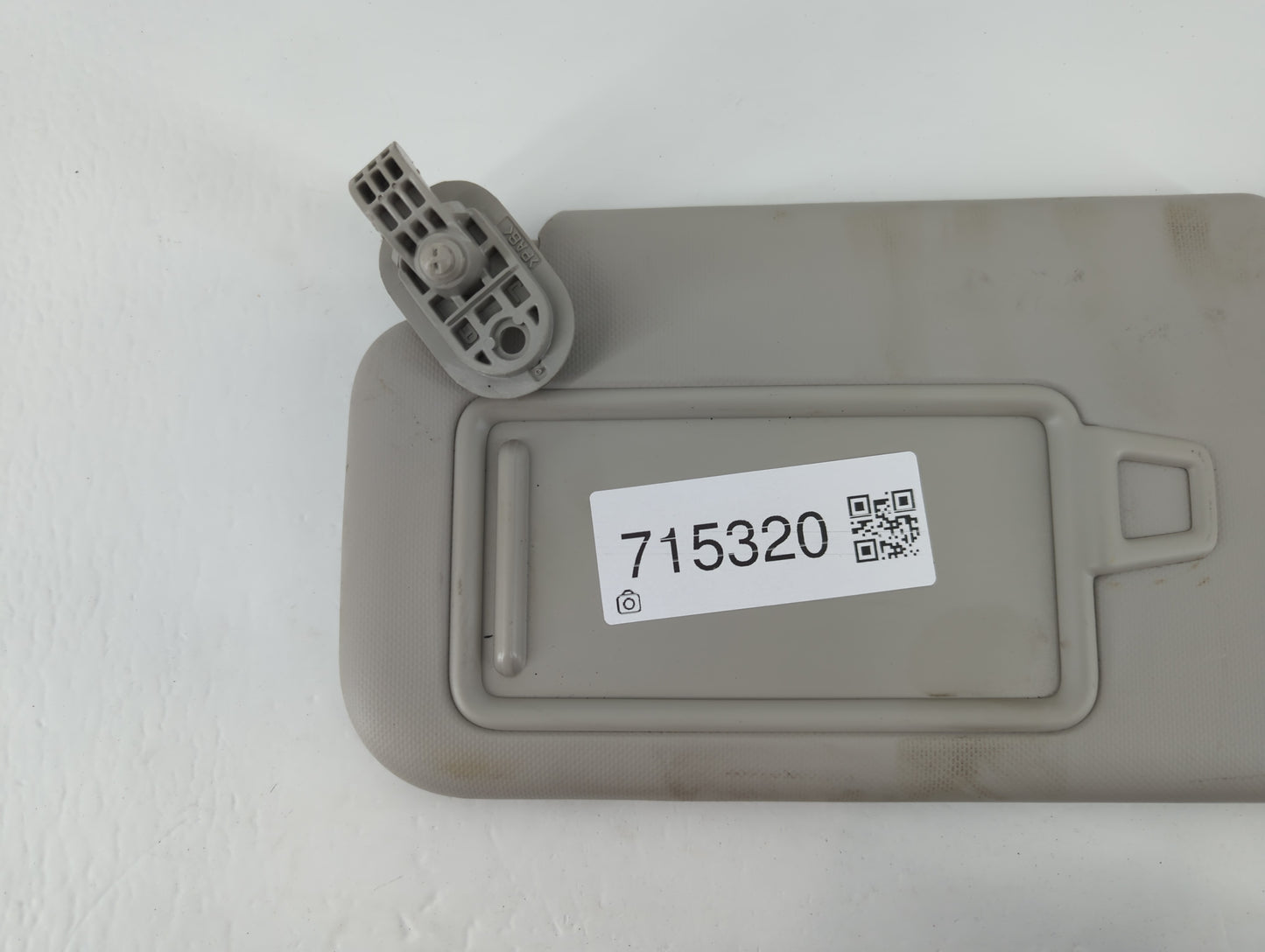 2020 Hyundai Venue Sun Visor Shade Replacement Passenger Right Mirror Fits OEM Used Auto Parts - Oemusedautoparts1.com