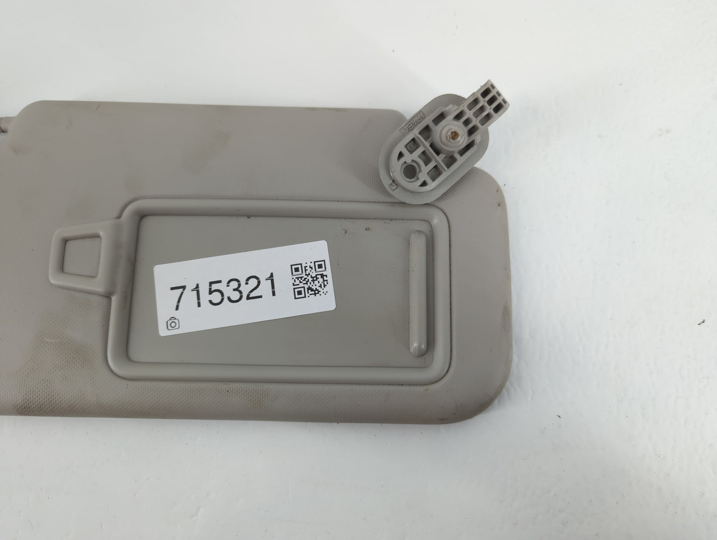 2020 Hyundai Venue Sun Visor Shade Replacement Driver Left Mirror Fits OEM Used Auto Parts - Oemusedautoparts1.com