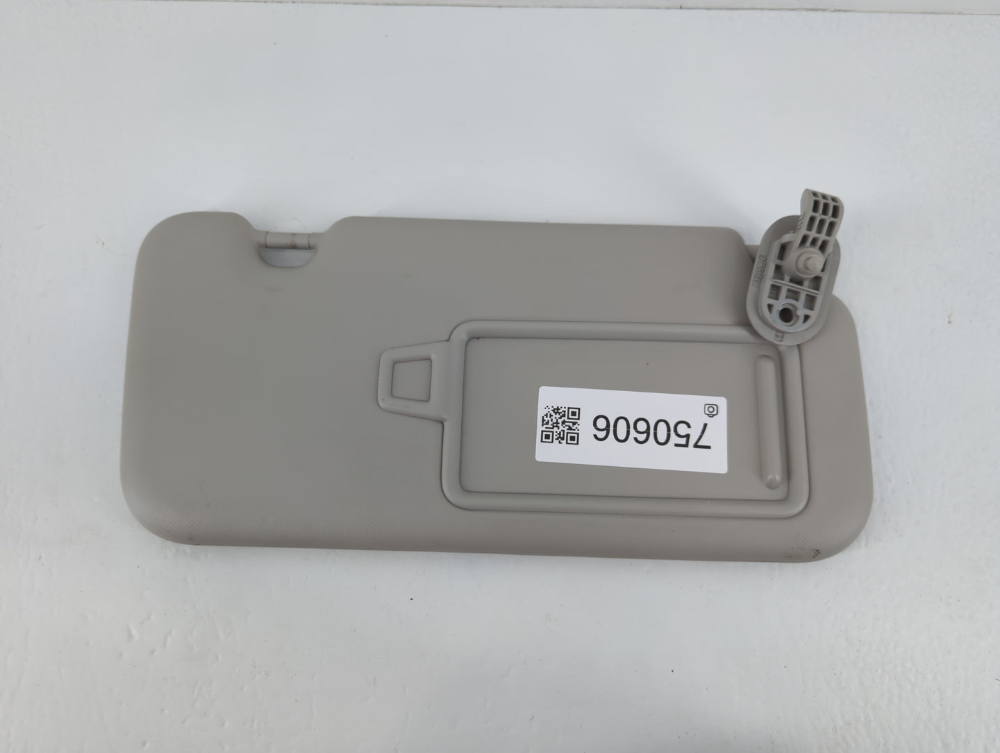 2020 Hyundai Venue Sun Visor Shade Replacement Passenger Right Mirror Fits OEM Used Auto Parts - Oemusedautoparts1.com