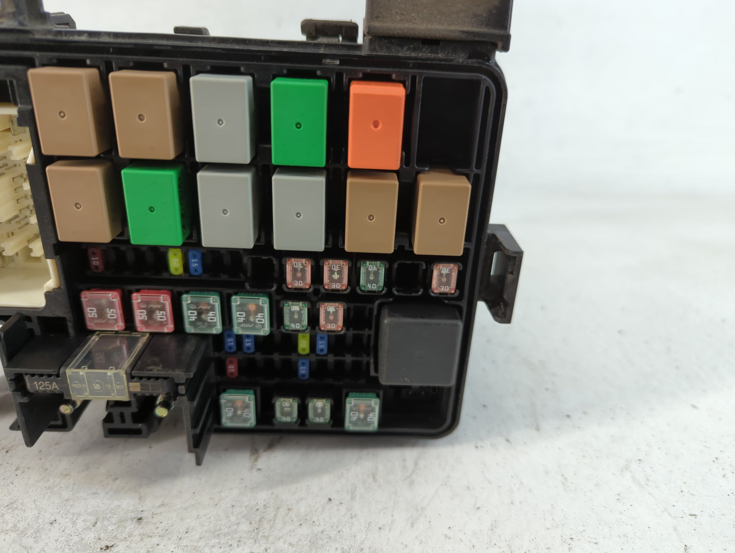 2020 Hyundai Venue Fusebox Fuse Box Panel Relay Module P/N:91260 K2010 Fits OEM Used Auto Parts - Oemusedautoparts1.com