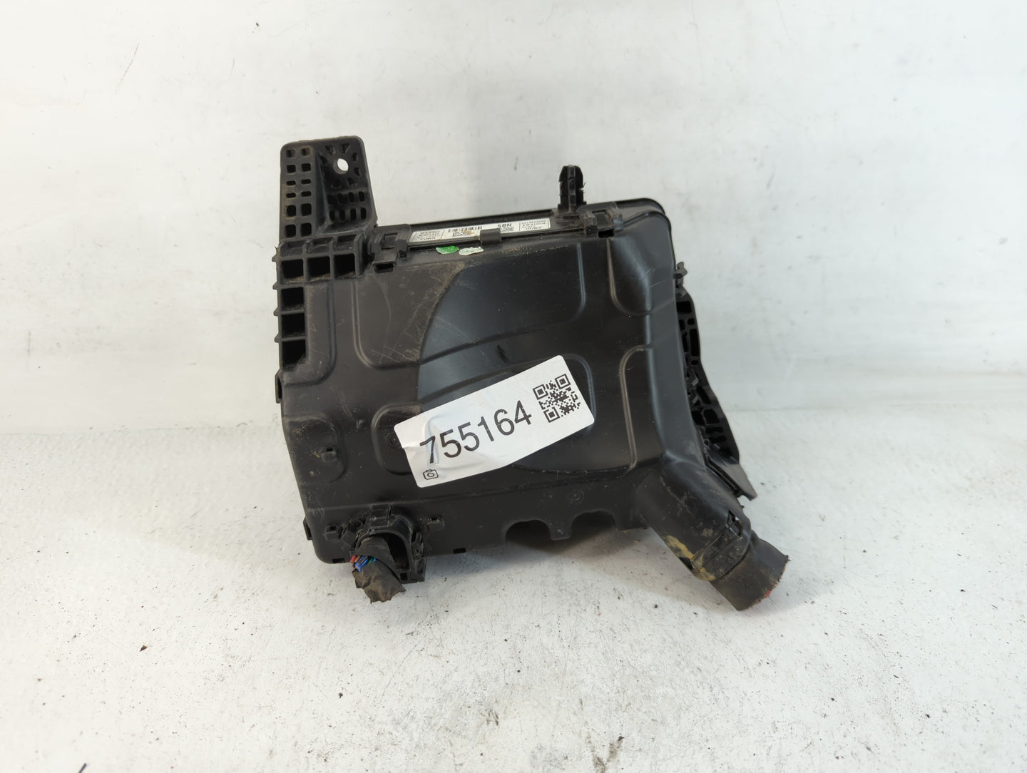 2020 Hyundai Venue Fusebox Fuse Box Panel Relay Module P/N:91260 K2010 Fits OEM Used Auto Parts - Oemusedautoparts1.com
