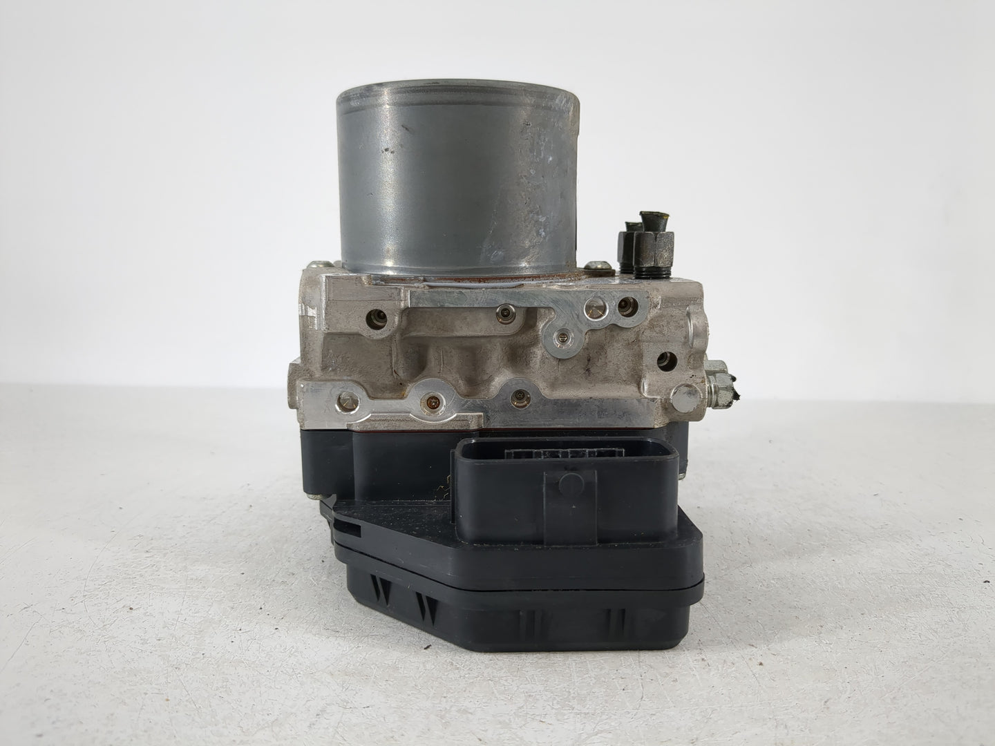 2020 Infiniti Q50 ABS Pump Control Module Replacement P/N:133230-7860 47660 6HC0A Fits OEM Used Auto Parts - Oemusedautopart