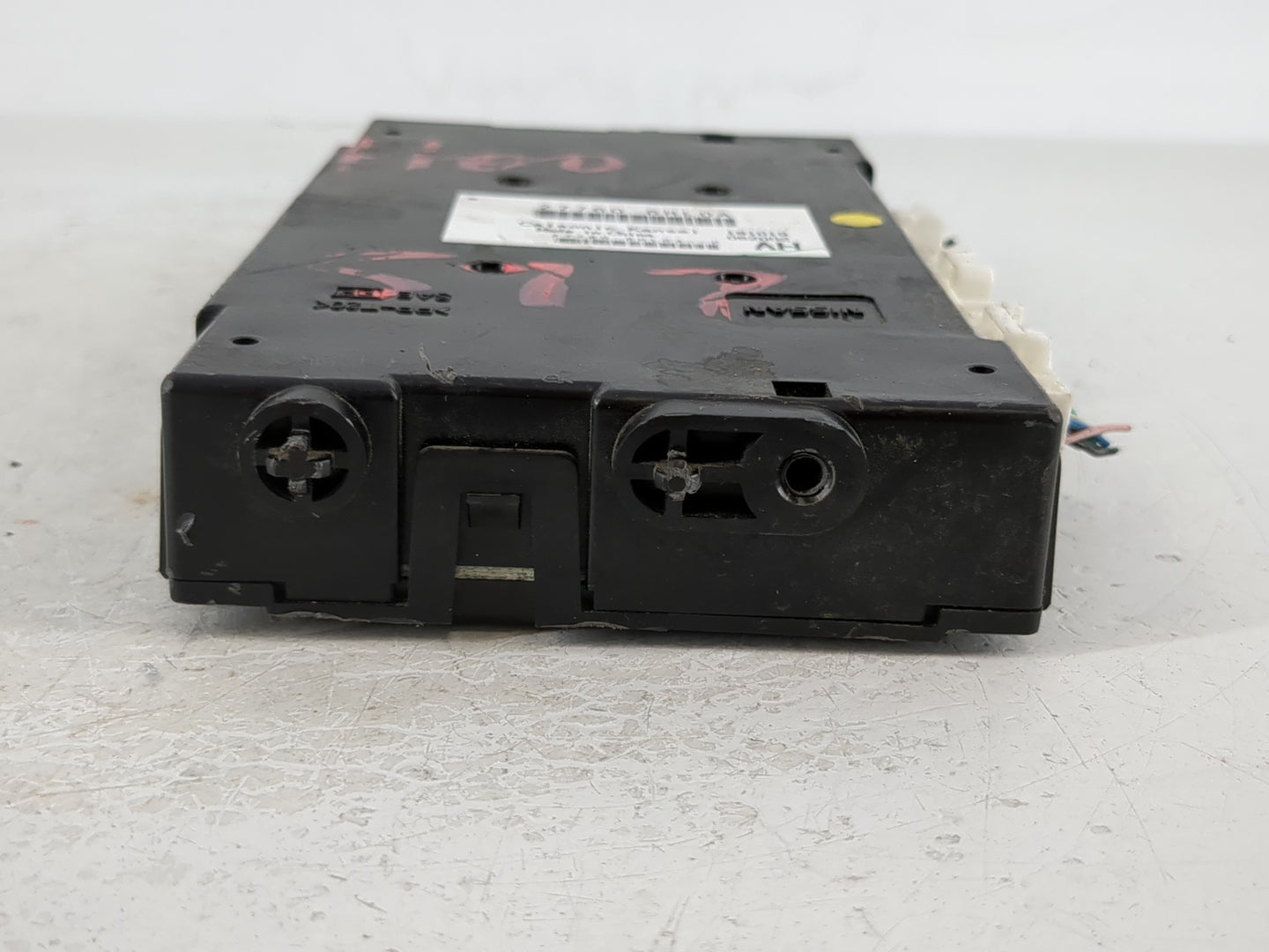 2019-2020 Infiniti Q50 Chassis Control Module Ccm Bcm Body Control - Oemusedautoparts1.com